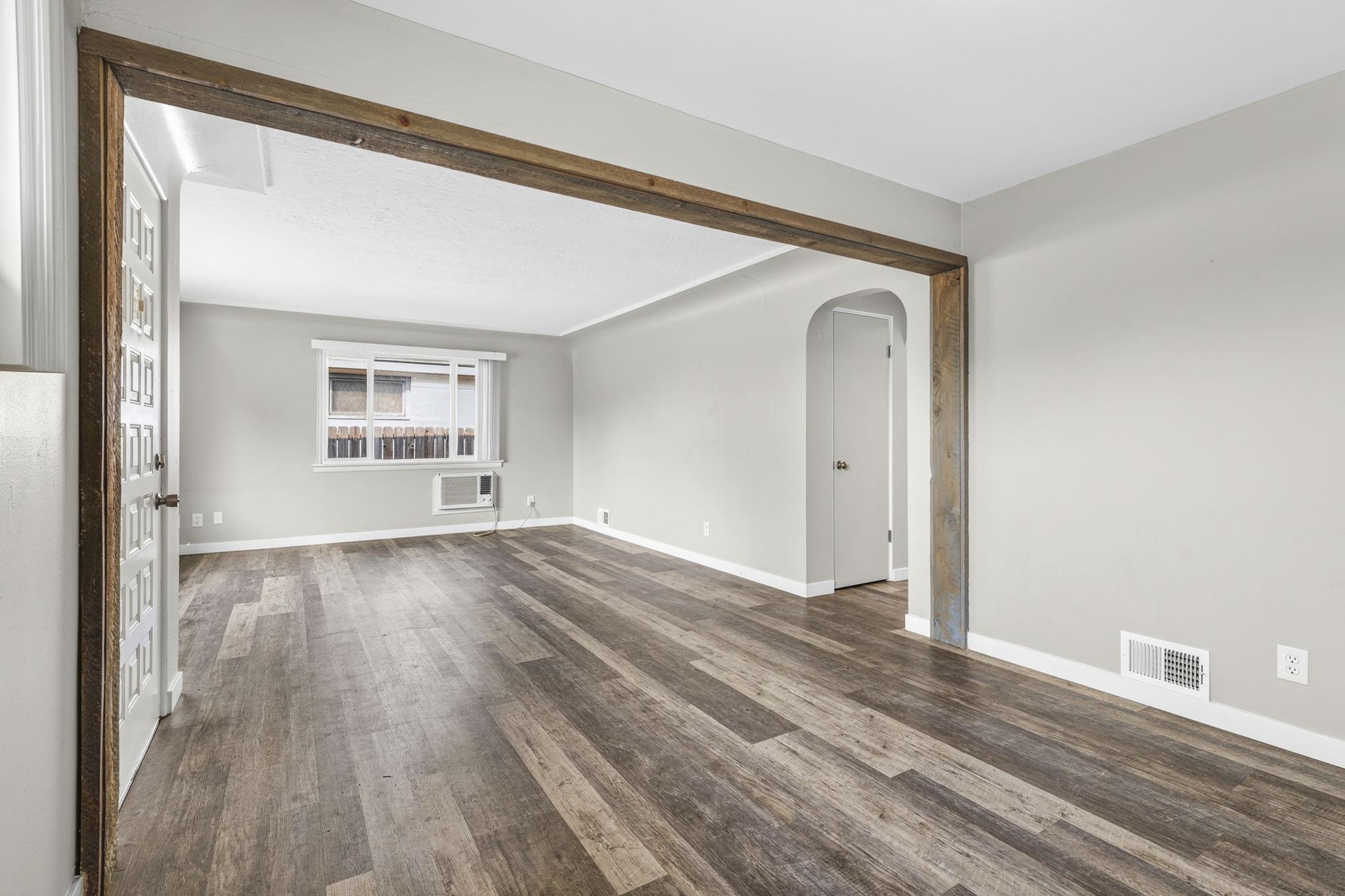 1007 E Walton St - Photo 7
