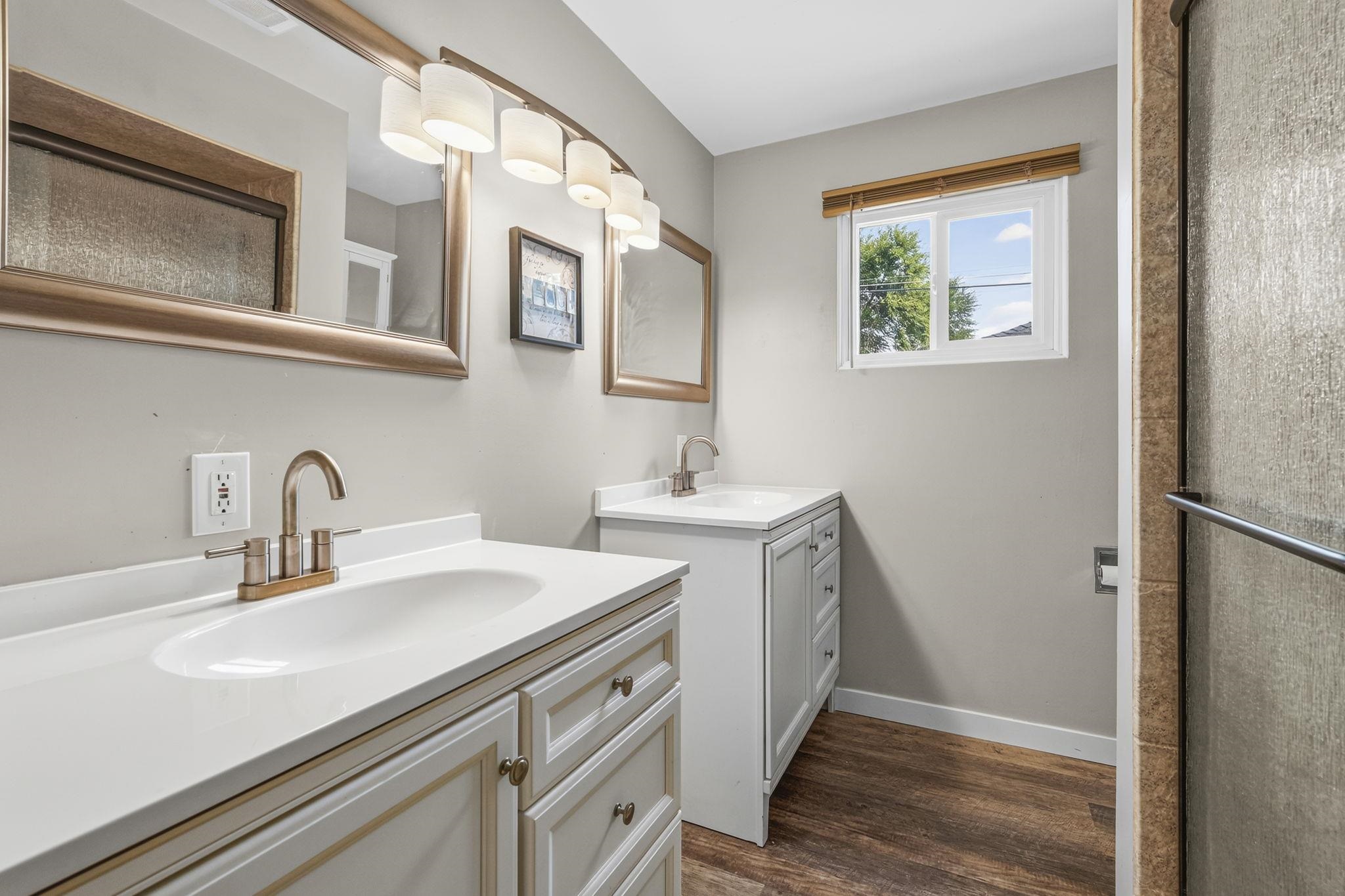 1007 E Walton St - Photo 15