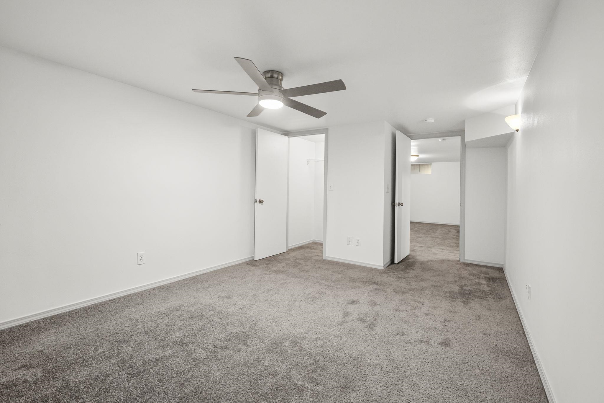1007 E Walton St - Photo 25