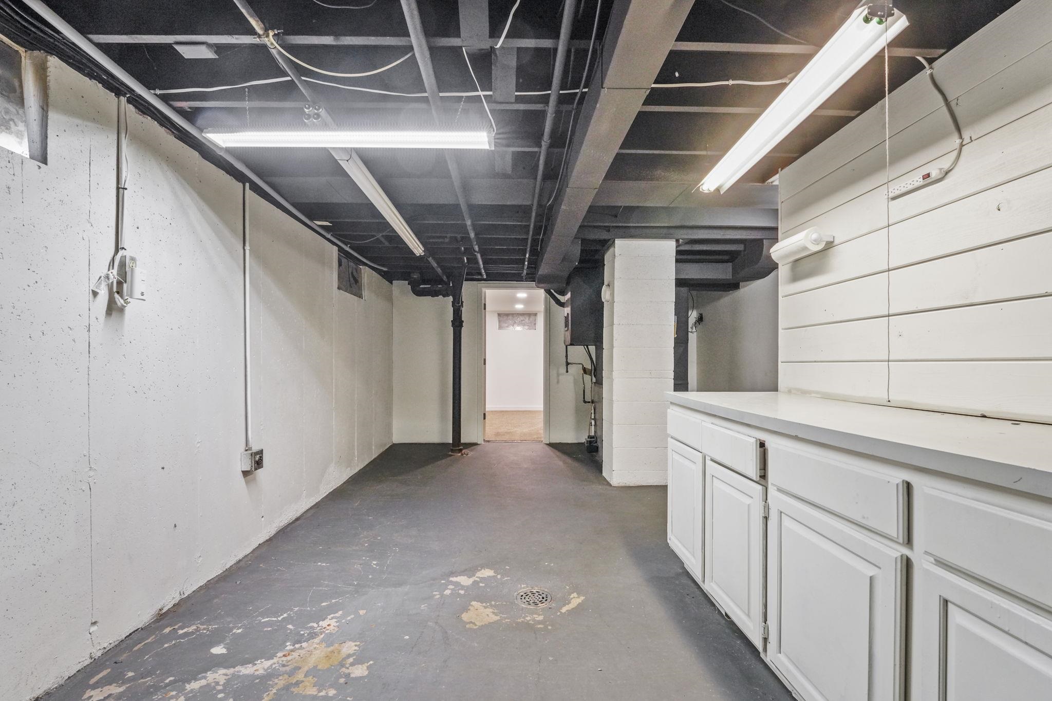 1007 E Walton St - Photo 28