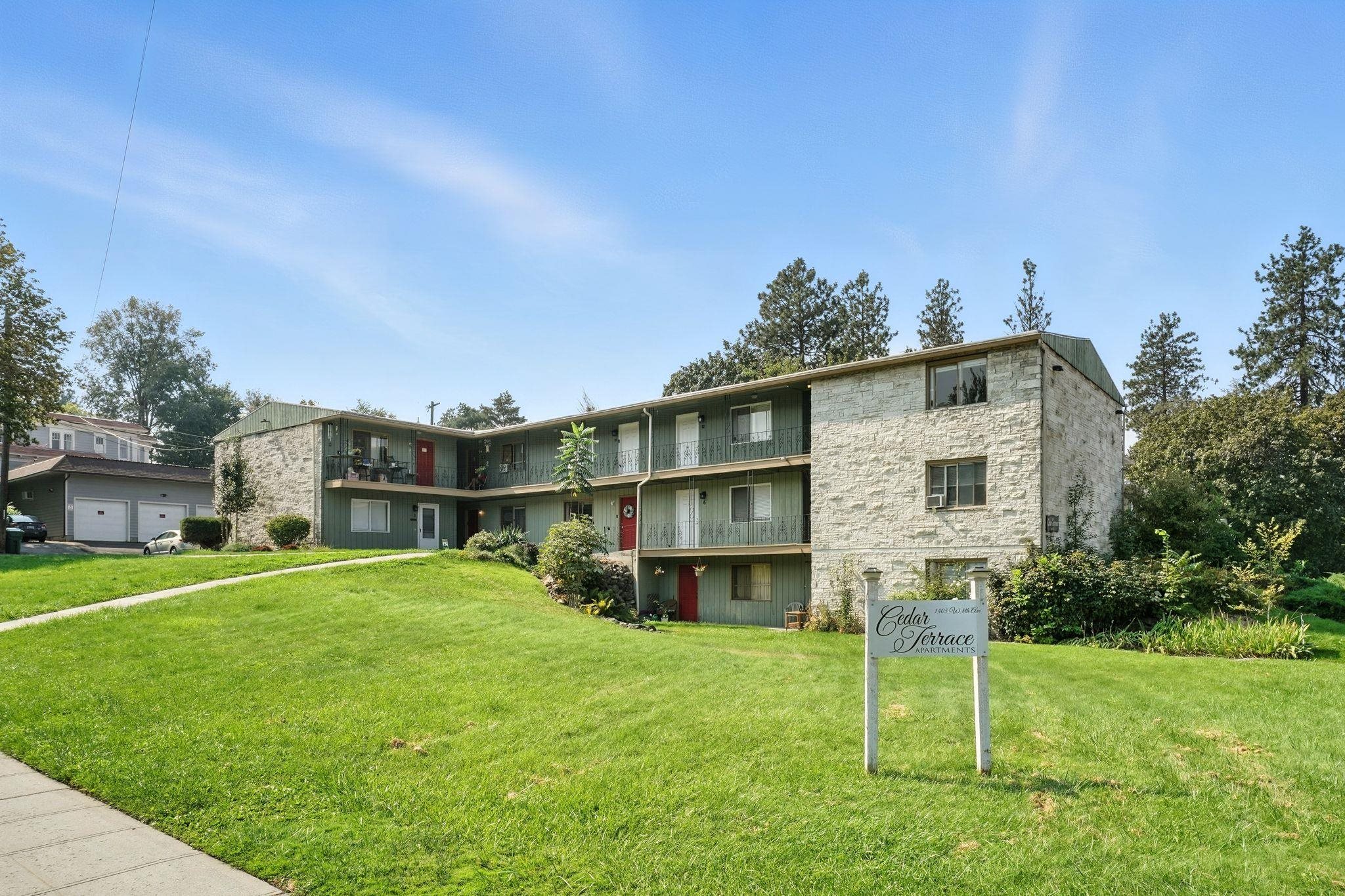 1405 W 8th Ave - Photo 1