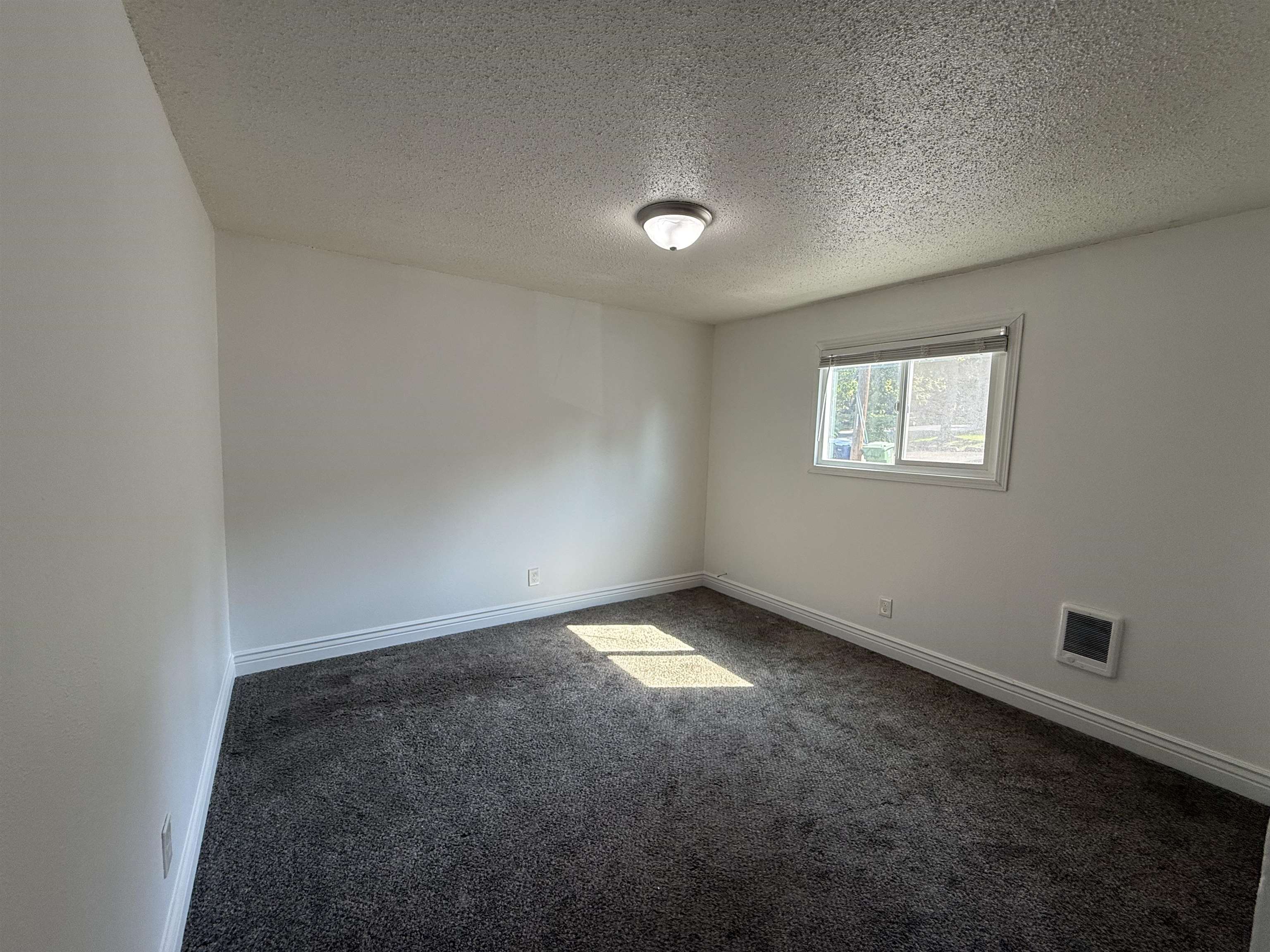1405 W 8th Ave - Photo 14