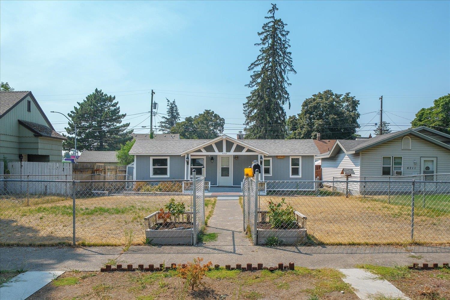 4707 N Lincoln St - Photo 3