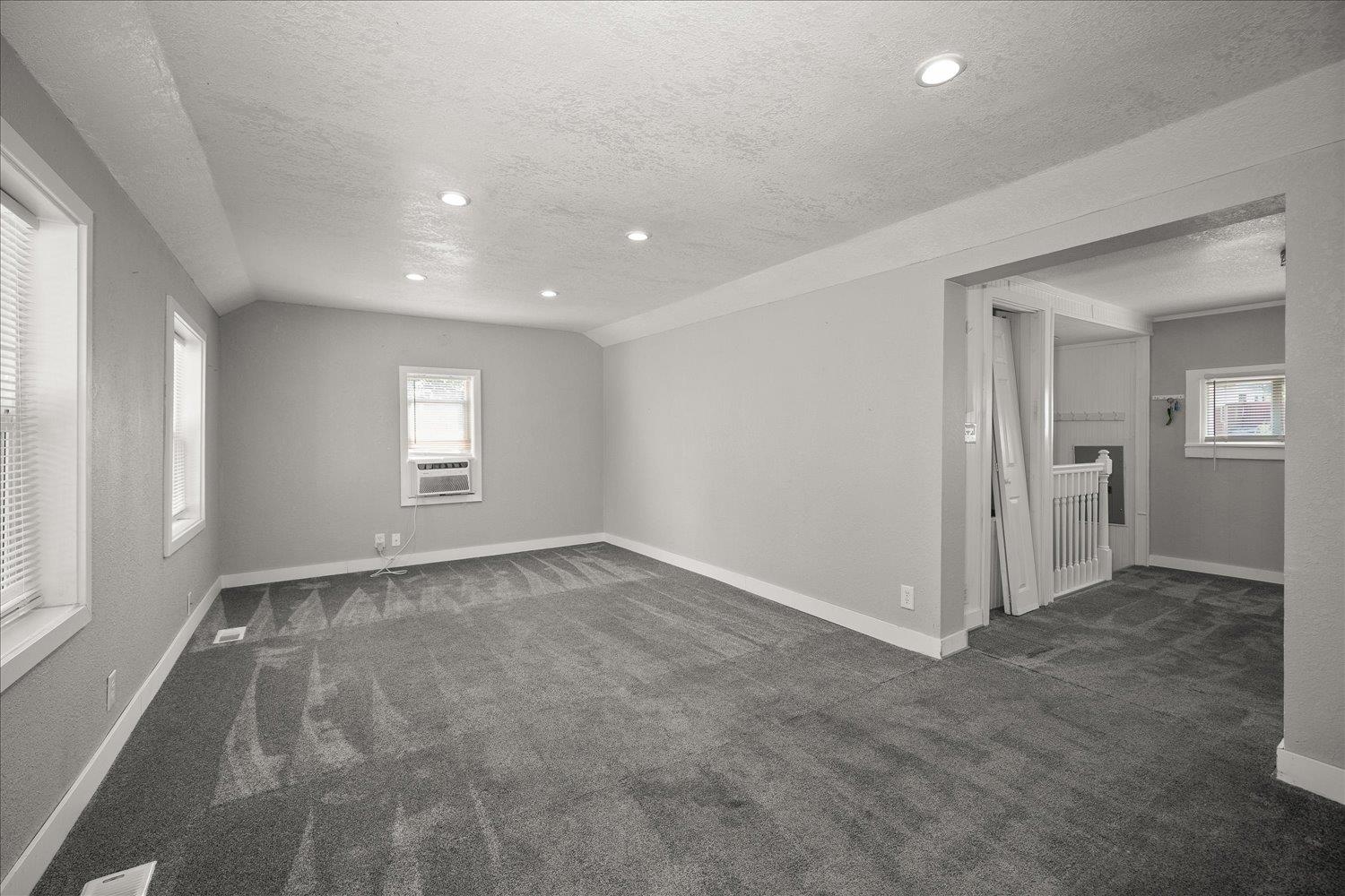 4707 N Lincoln St - Photo 9