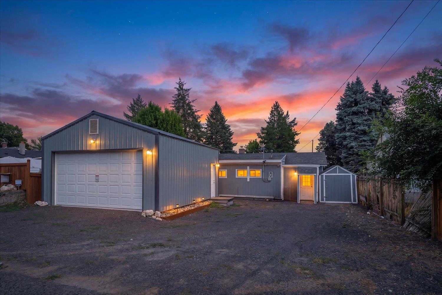 4707 N Lincoln St - Photo 2