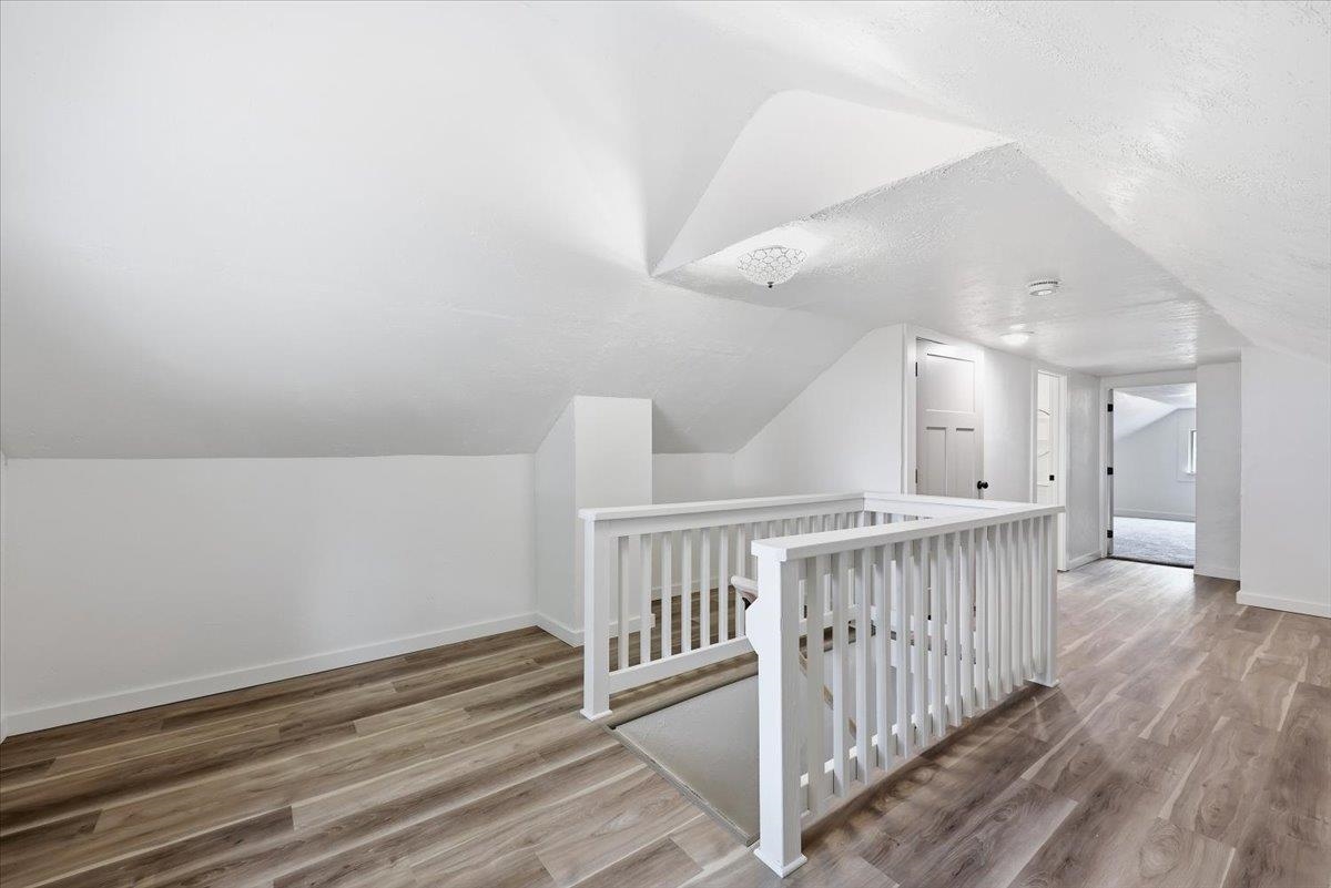 953 E 9th Ave - Photo 30