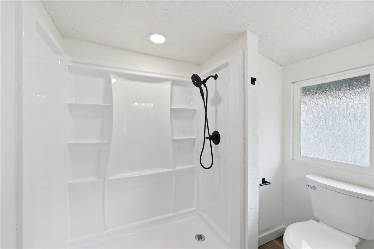 953 E 9th Ave - Photo 34