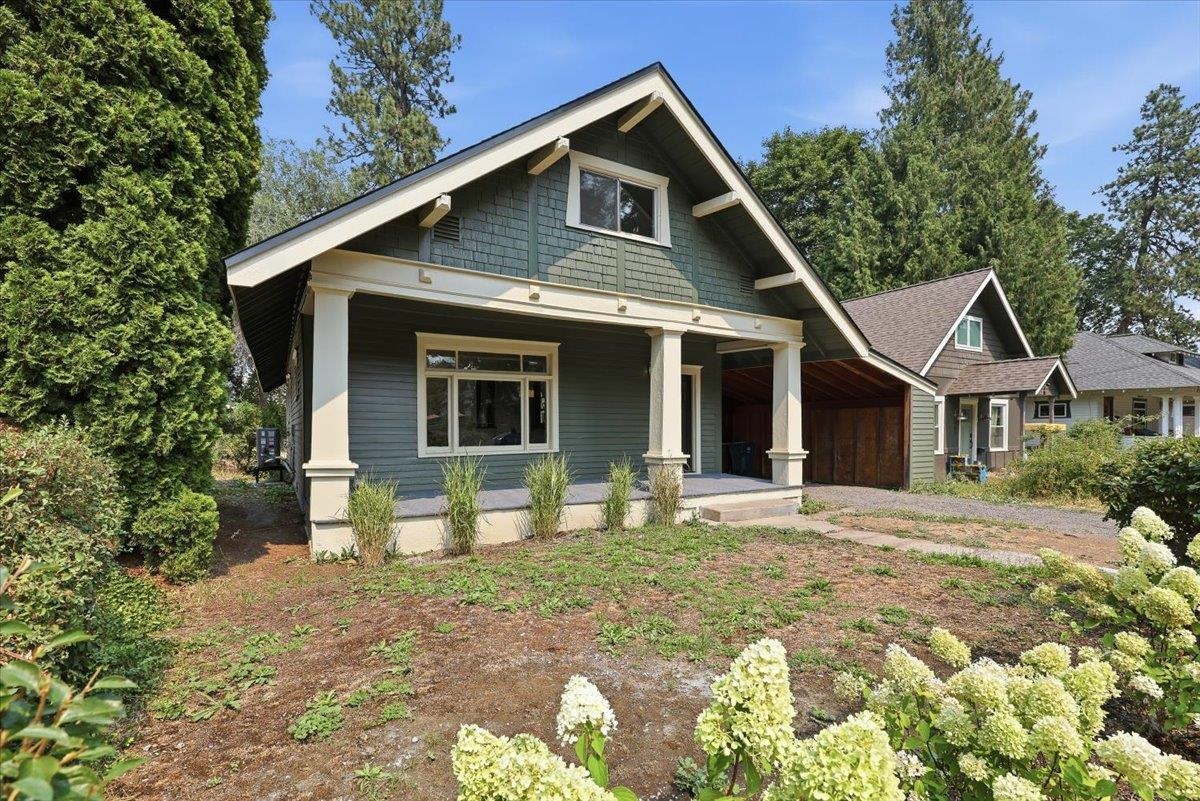 953 E 9th Ave - Photo 2