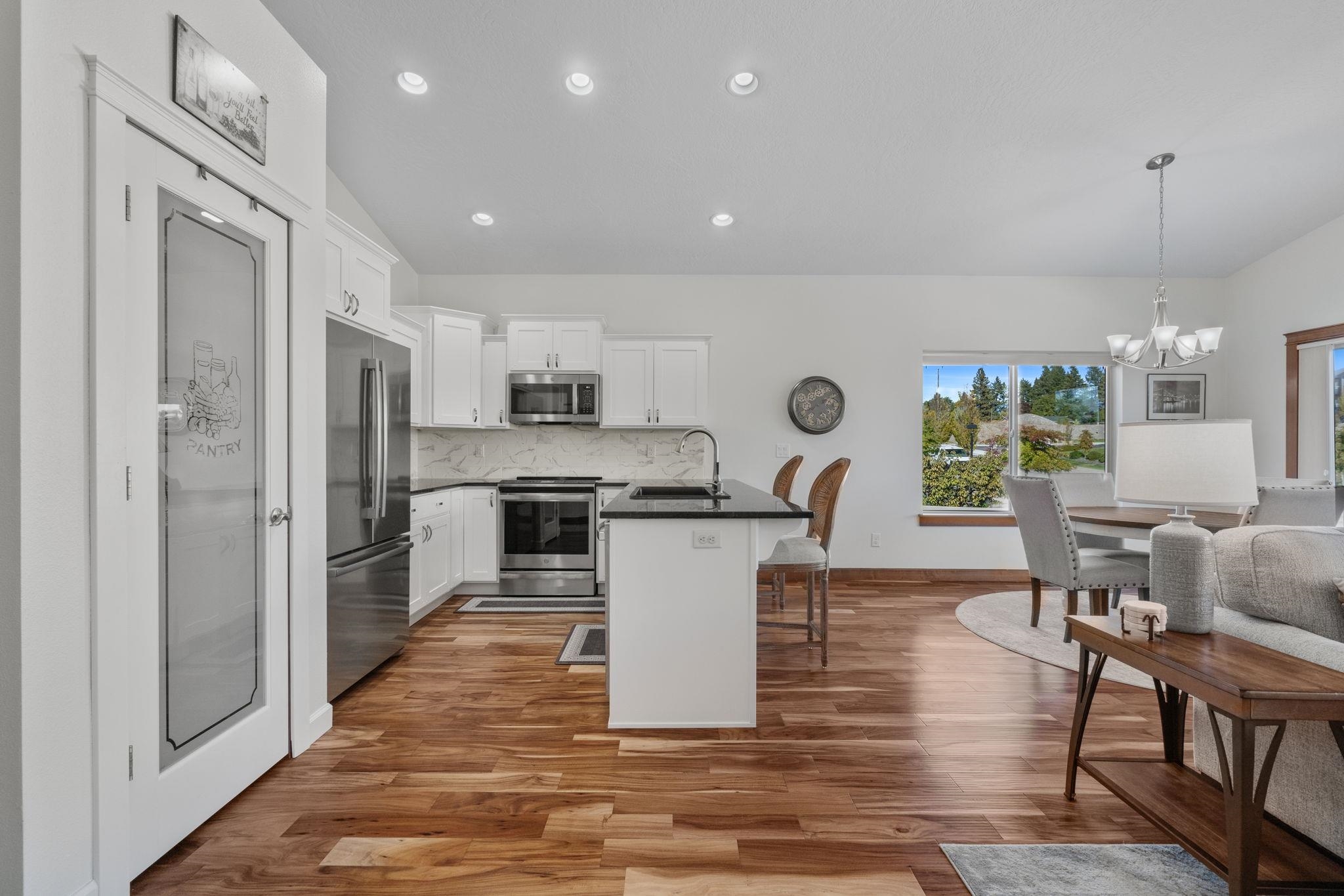 1520 N McKenzie River St - Photo 5