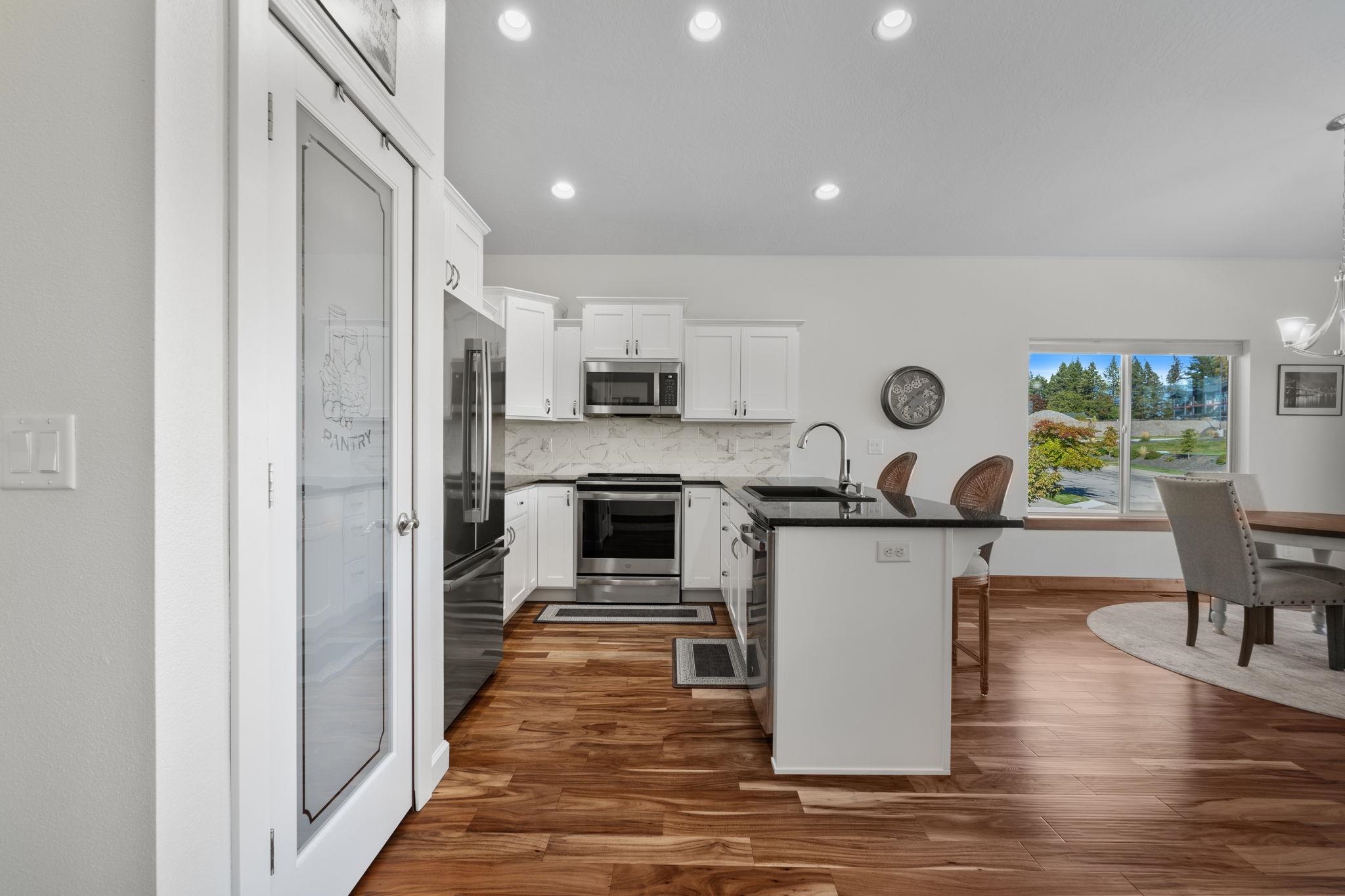 1520 N McKenzie River St - Photo 6