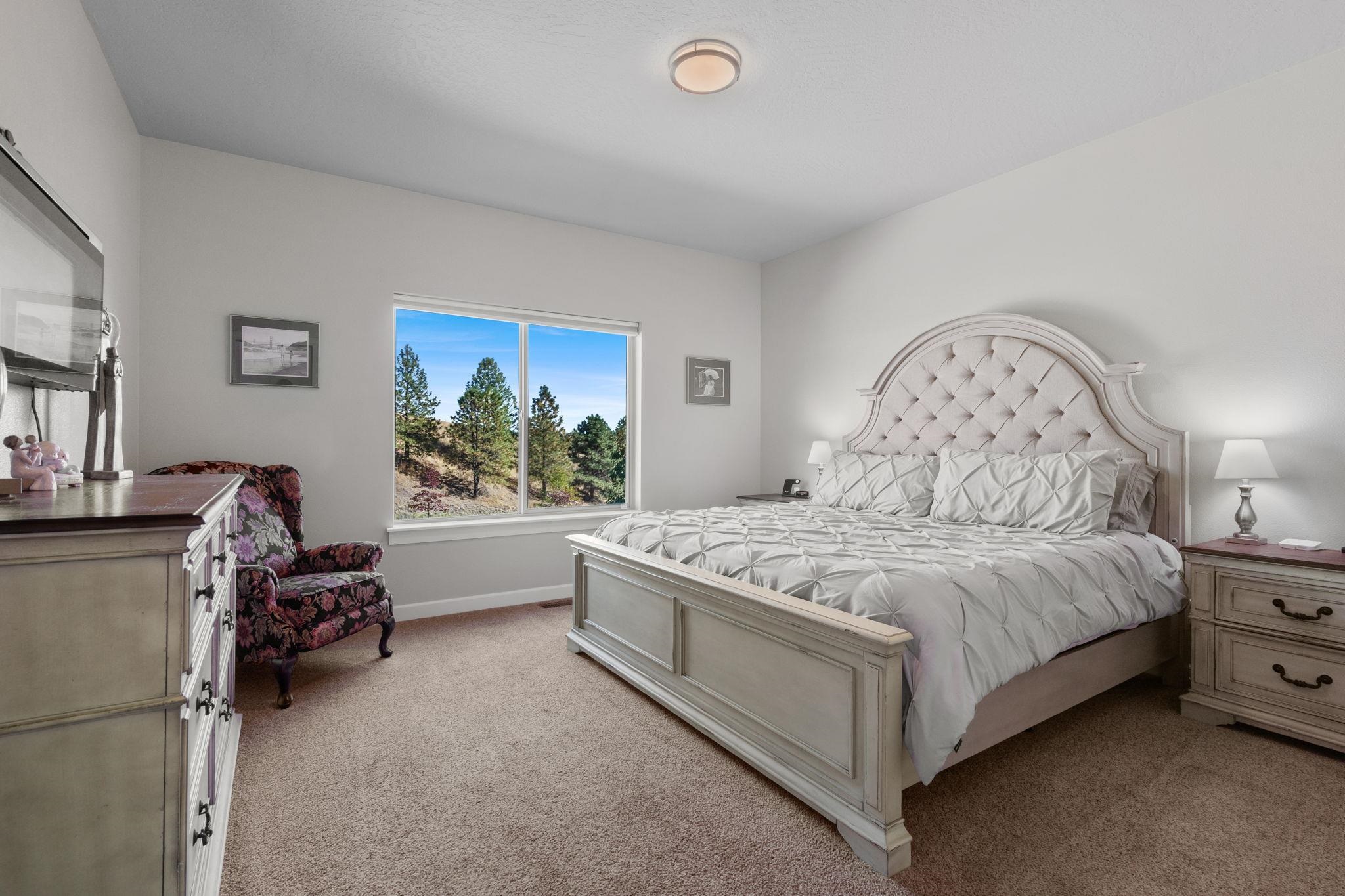1520 N McKenzie River St - Photo 8