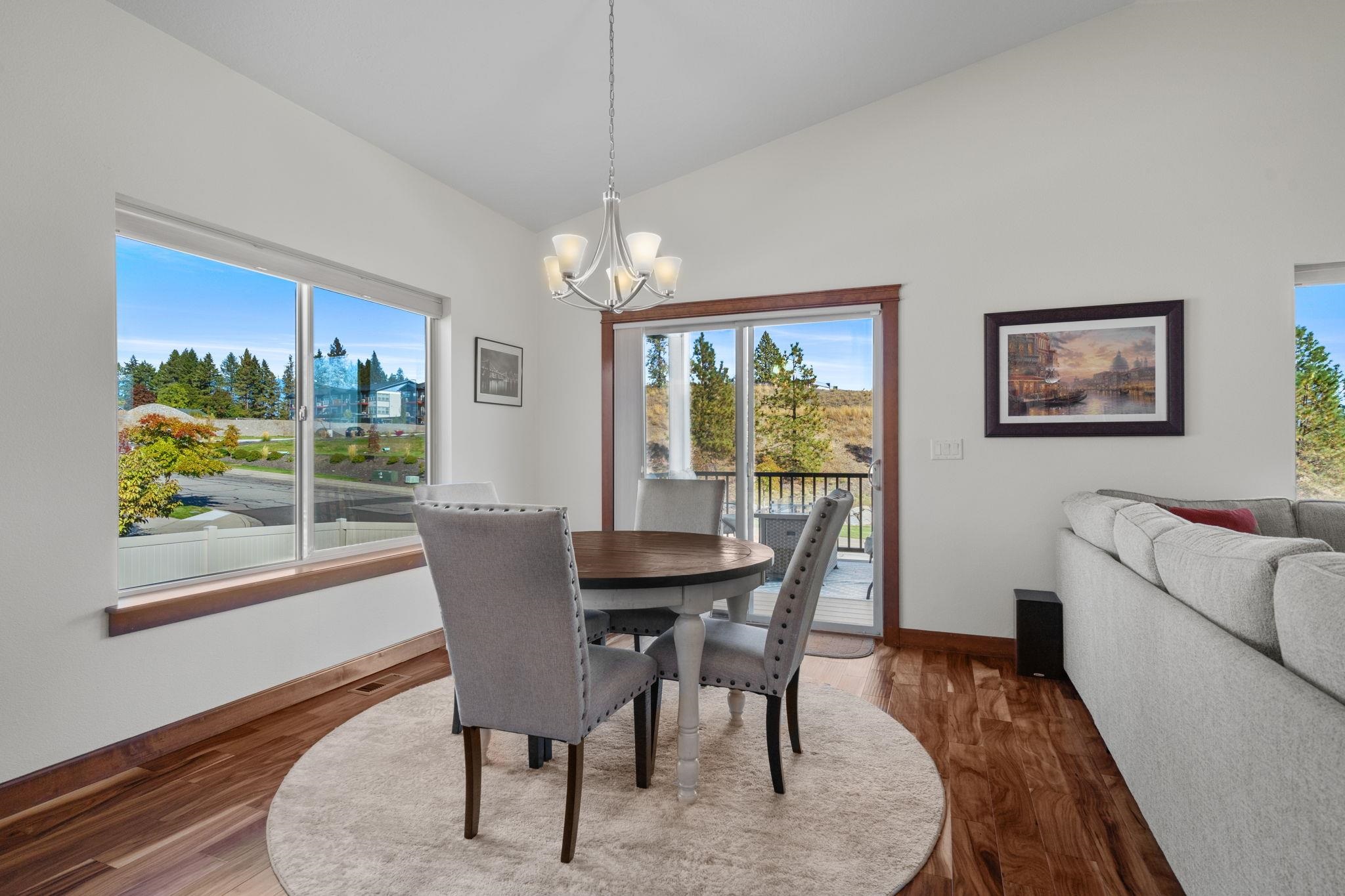 1520 N McKenzie River St - Photo 9