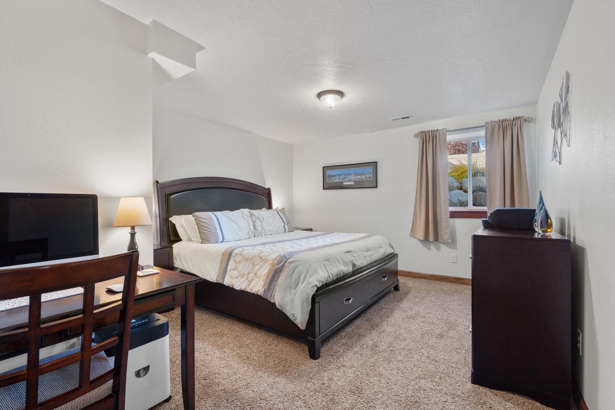 1520 N McKenzie River St - Photo 15