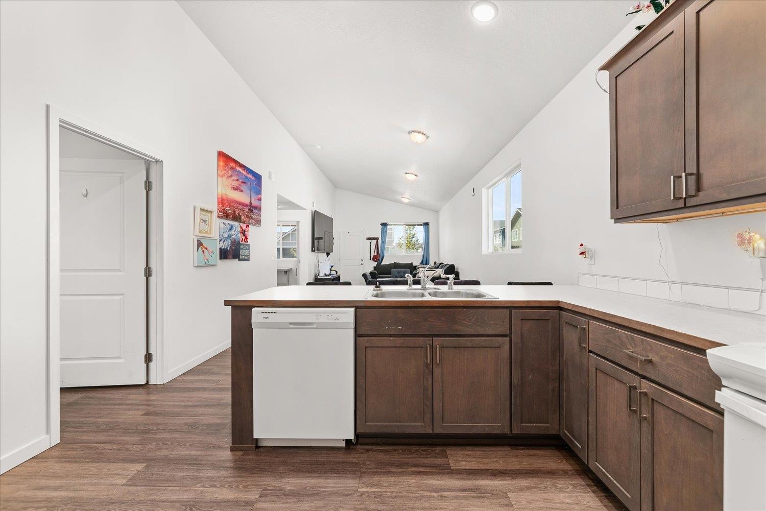 123 S TREELINE St - Photo 23