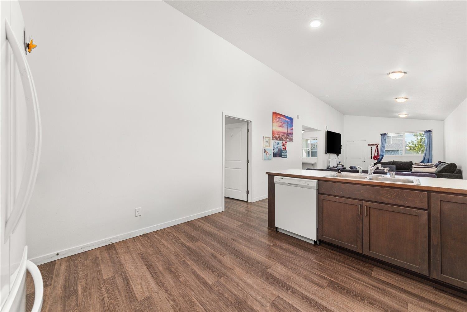 123 S TREELINE St - Photo 25