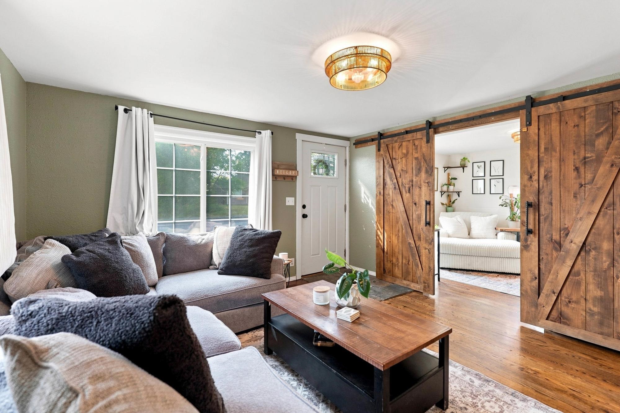 5108 N Maple St - Photo 4