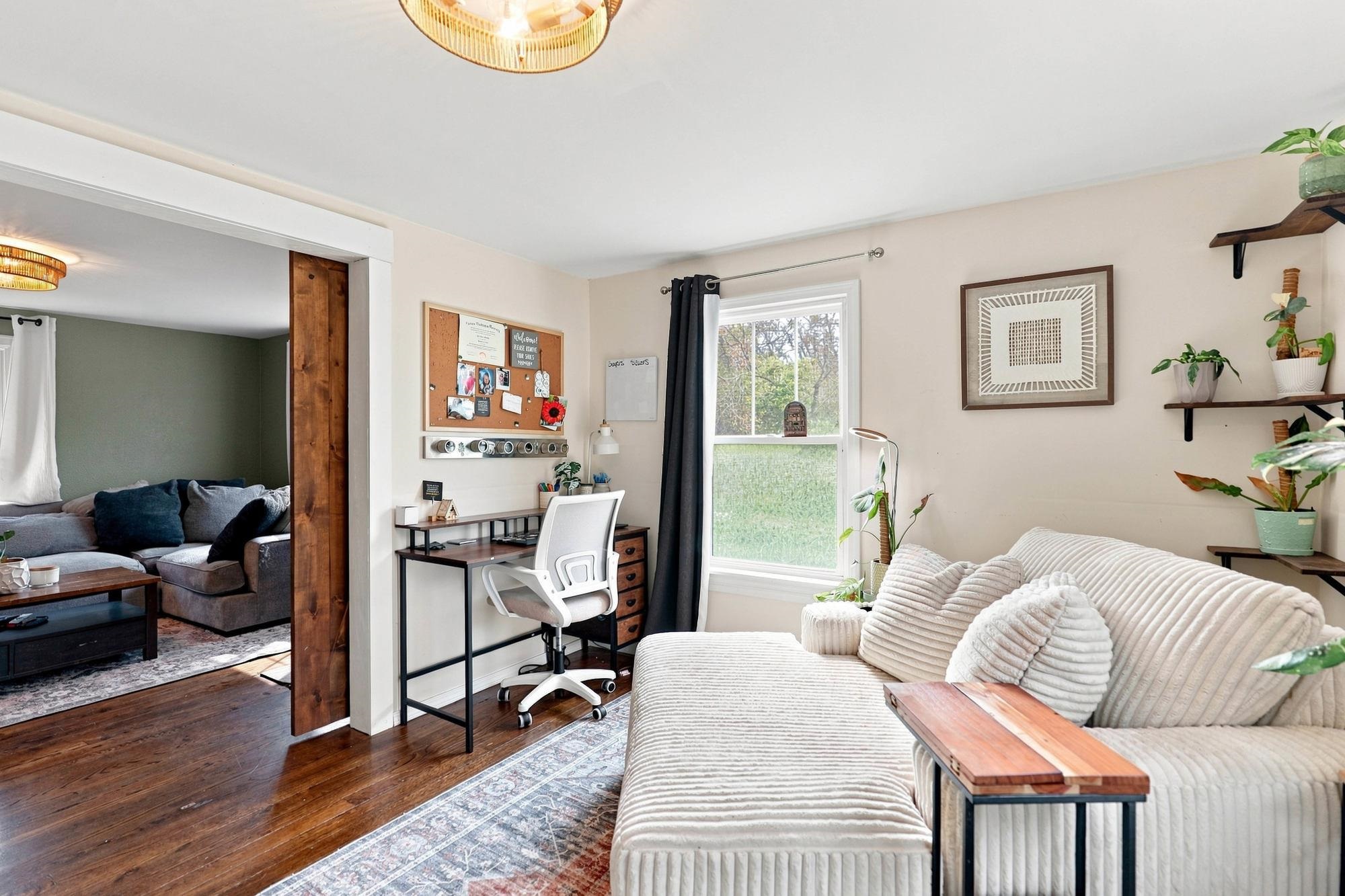 5108 N Maple St - Photo 6