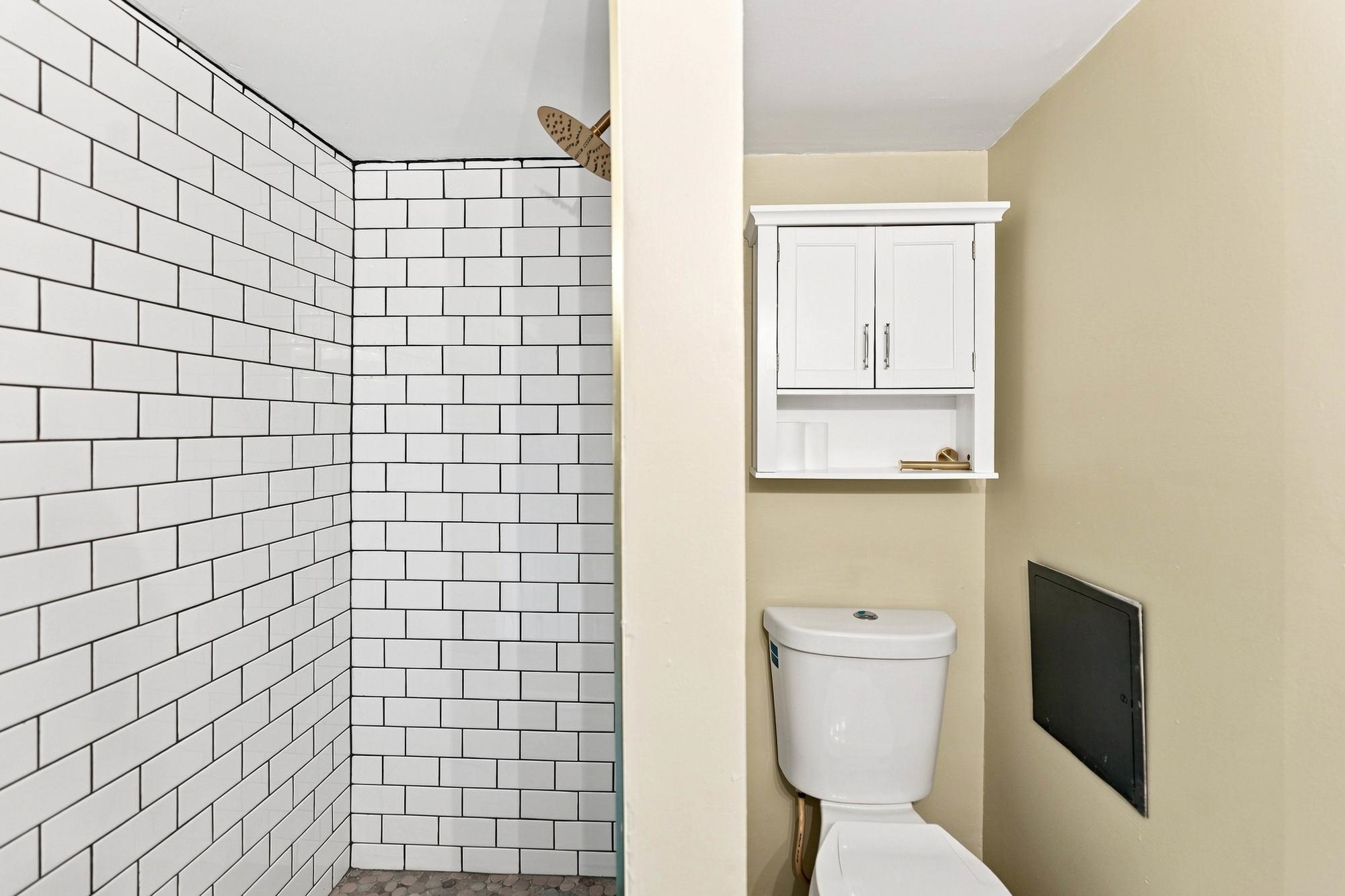 5108 N Maple St - Photo 18