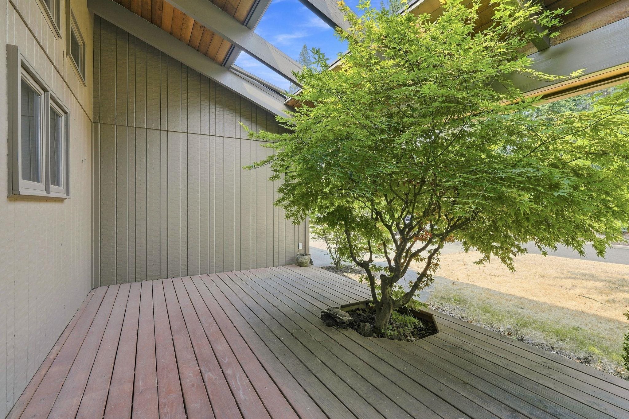 1624 E 49th Ave - Photo 3