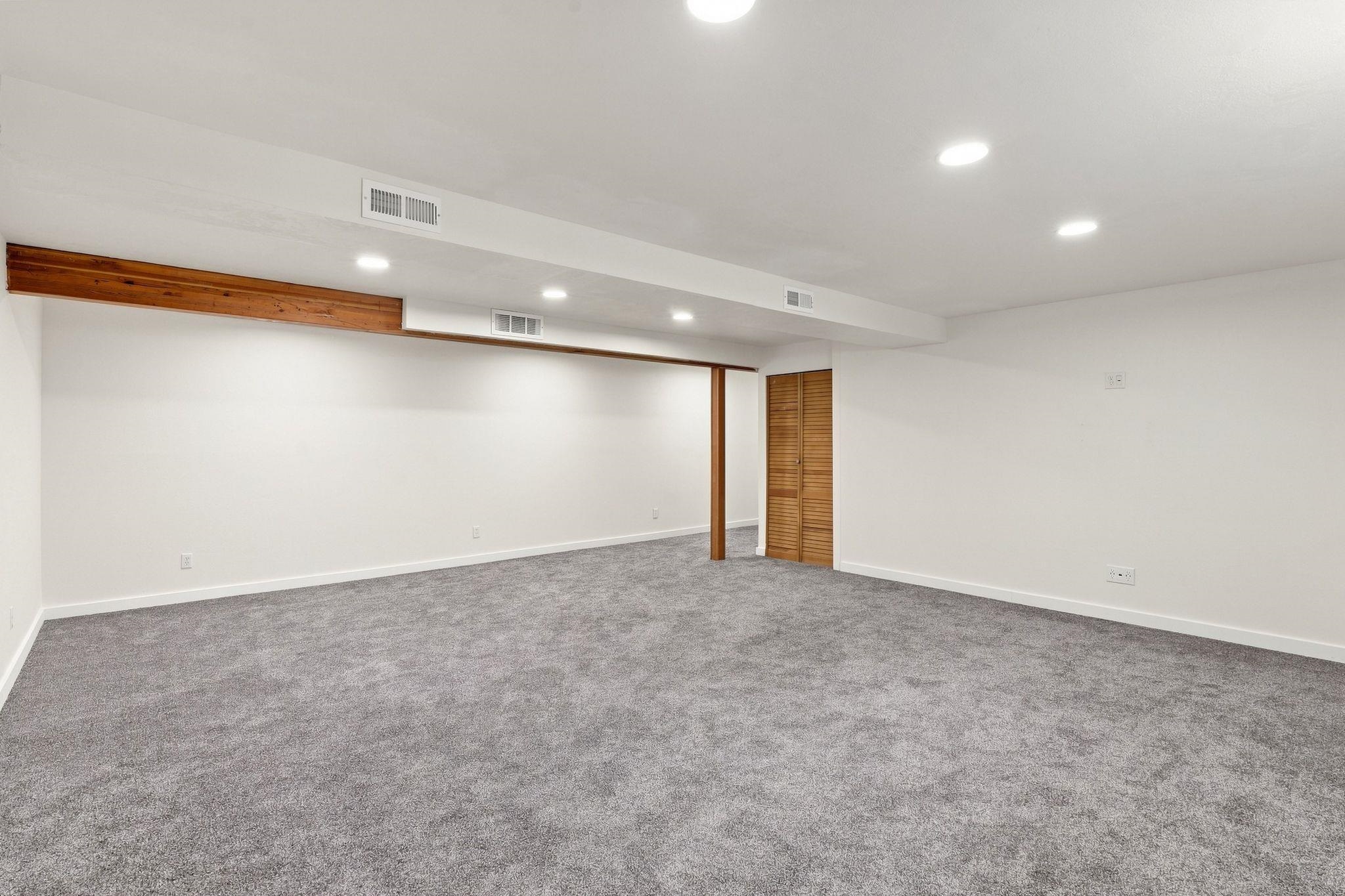 1624 E 49th Ave - Photo 24