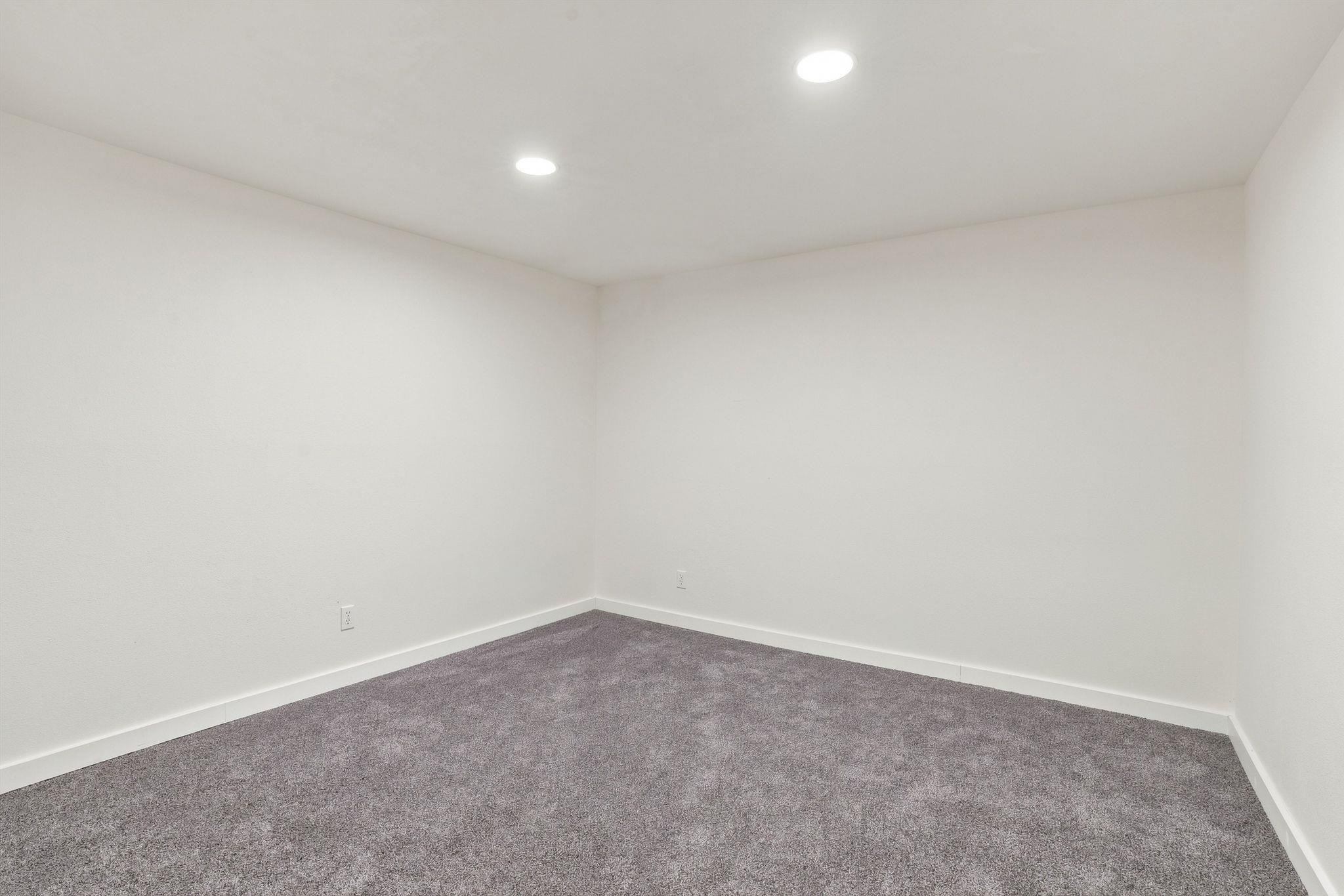 1624 E 49th Ave - Photo 25