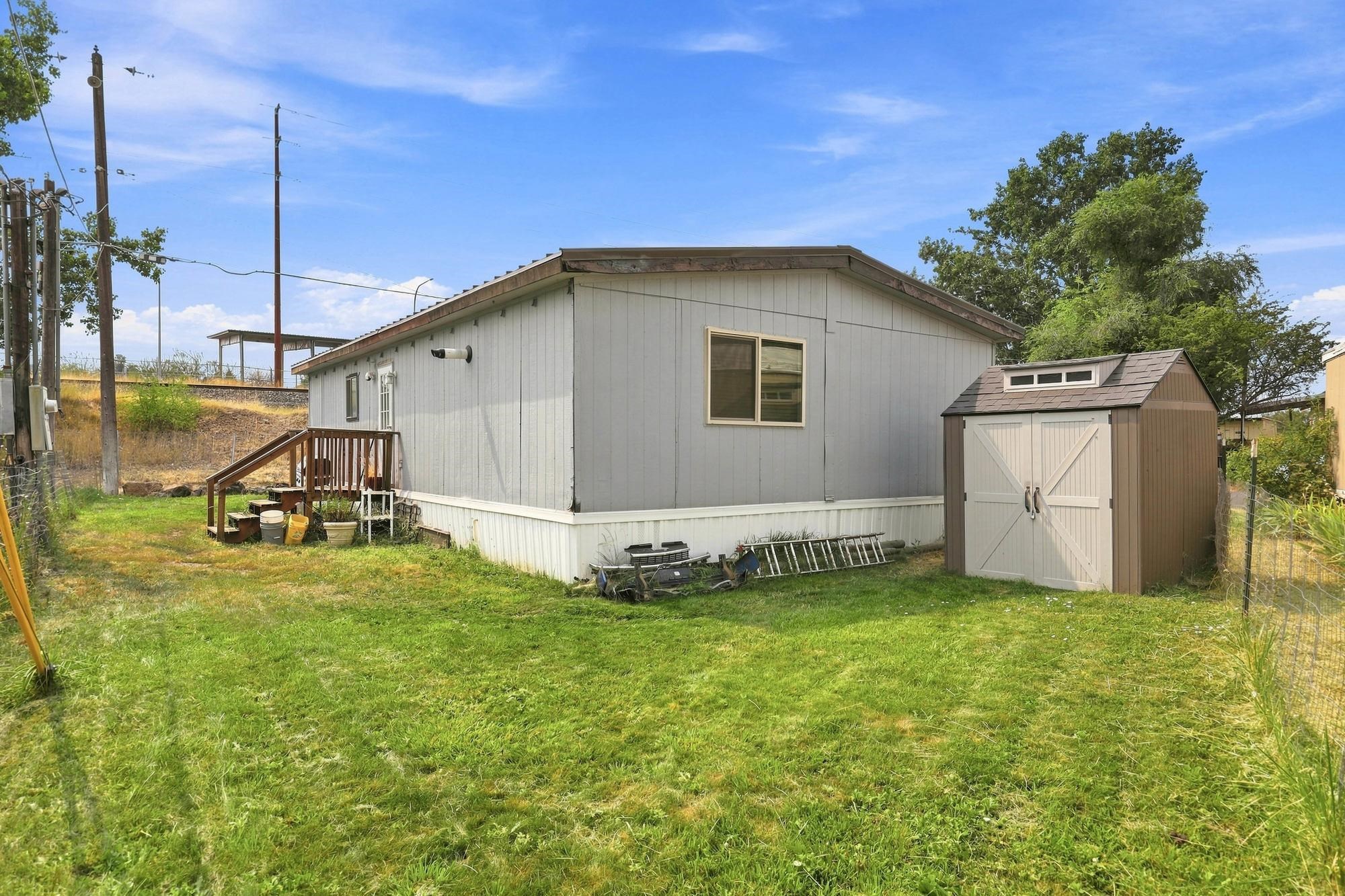 11920 E Mansfield Ave - Photo 4
