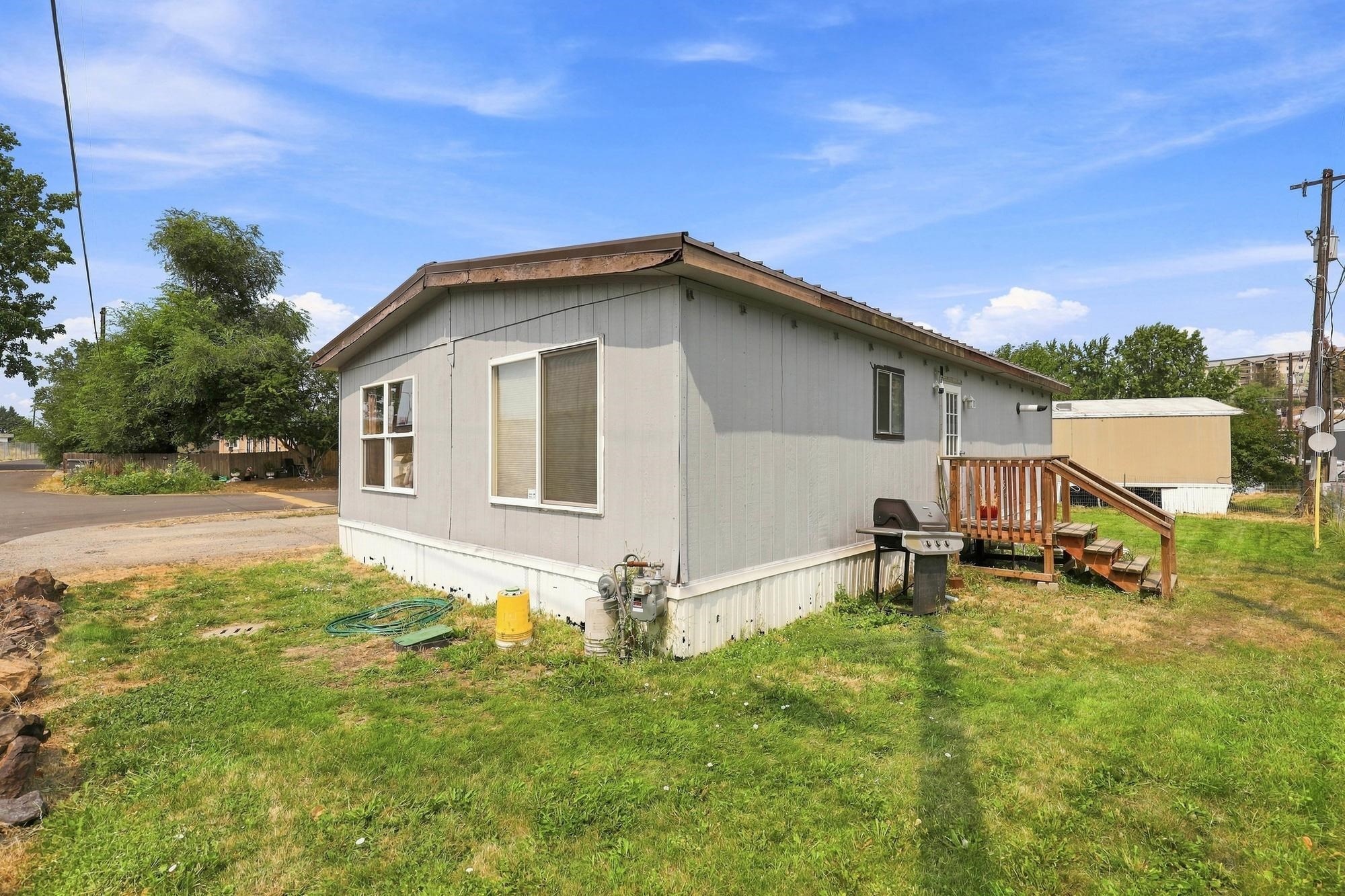 11920 E Mansfield Ave - Photo 5