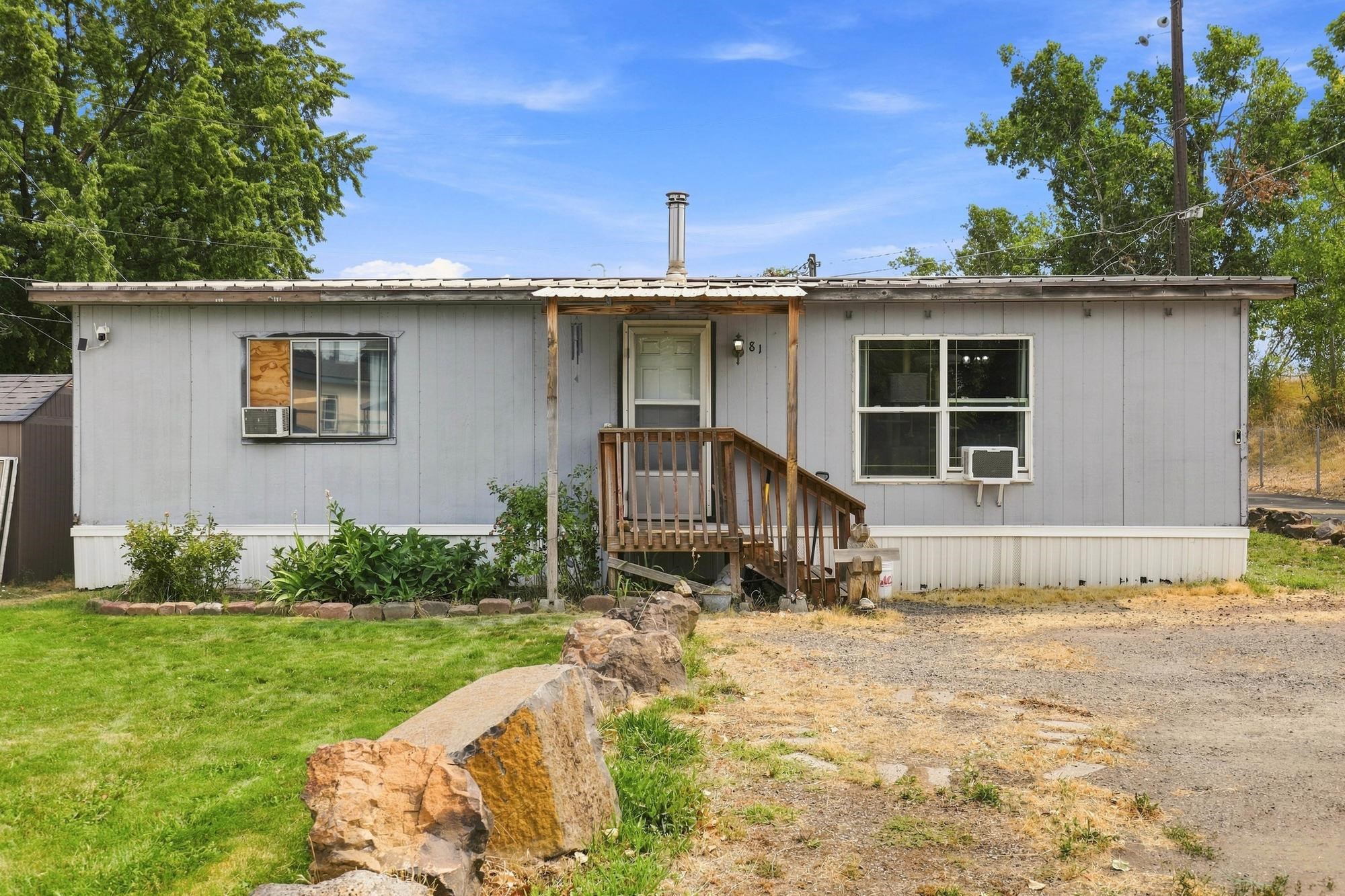 11920 E Mansfield Ave - Photo 1