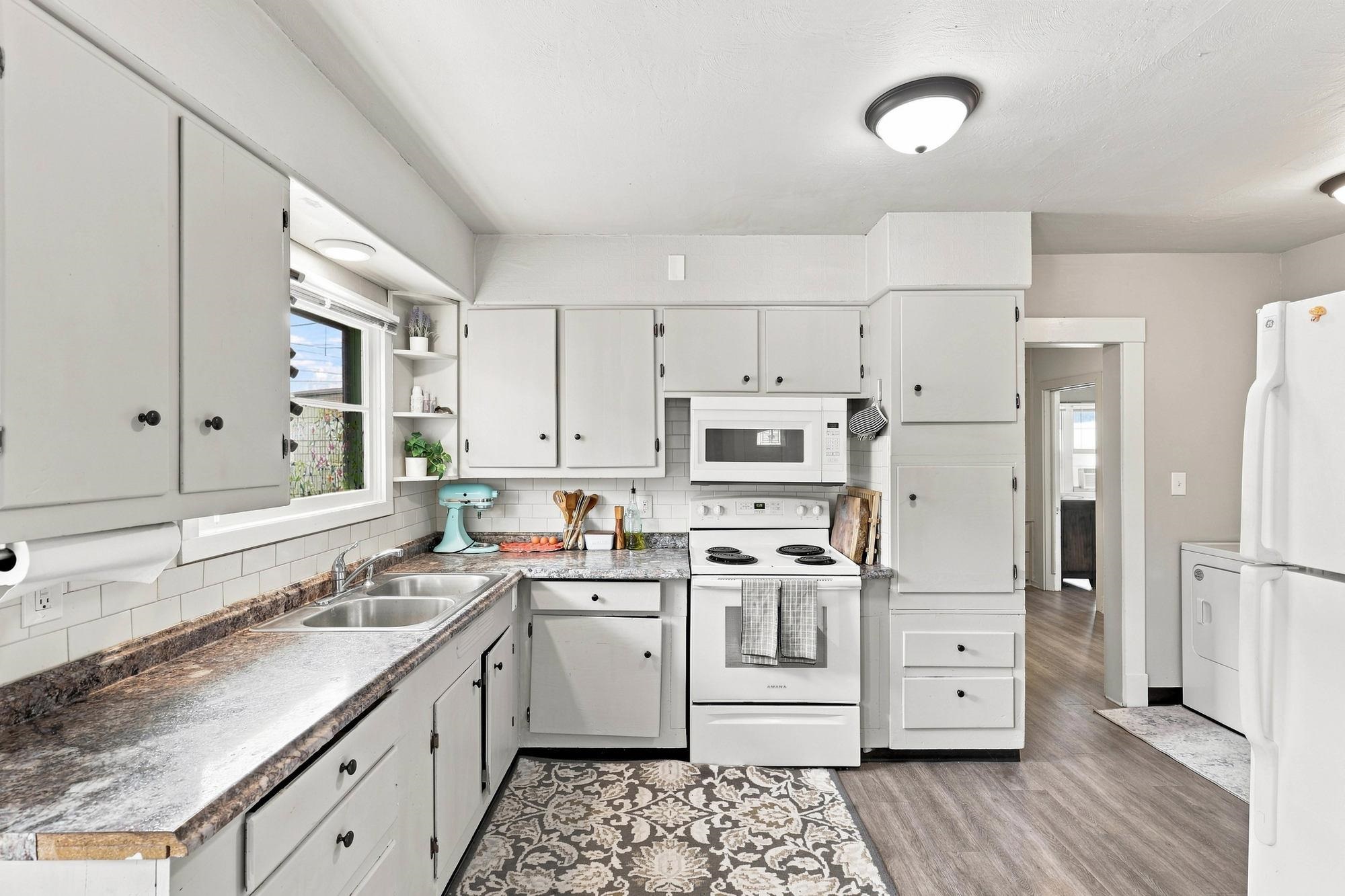 712 E 9th Ave - Photo 7
