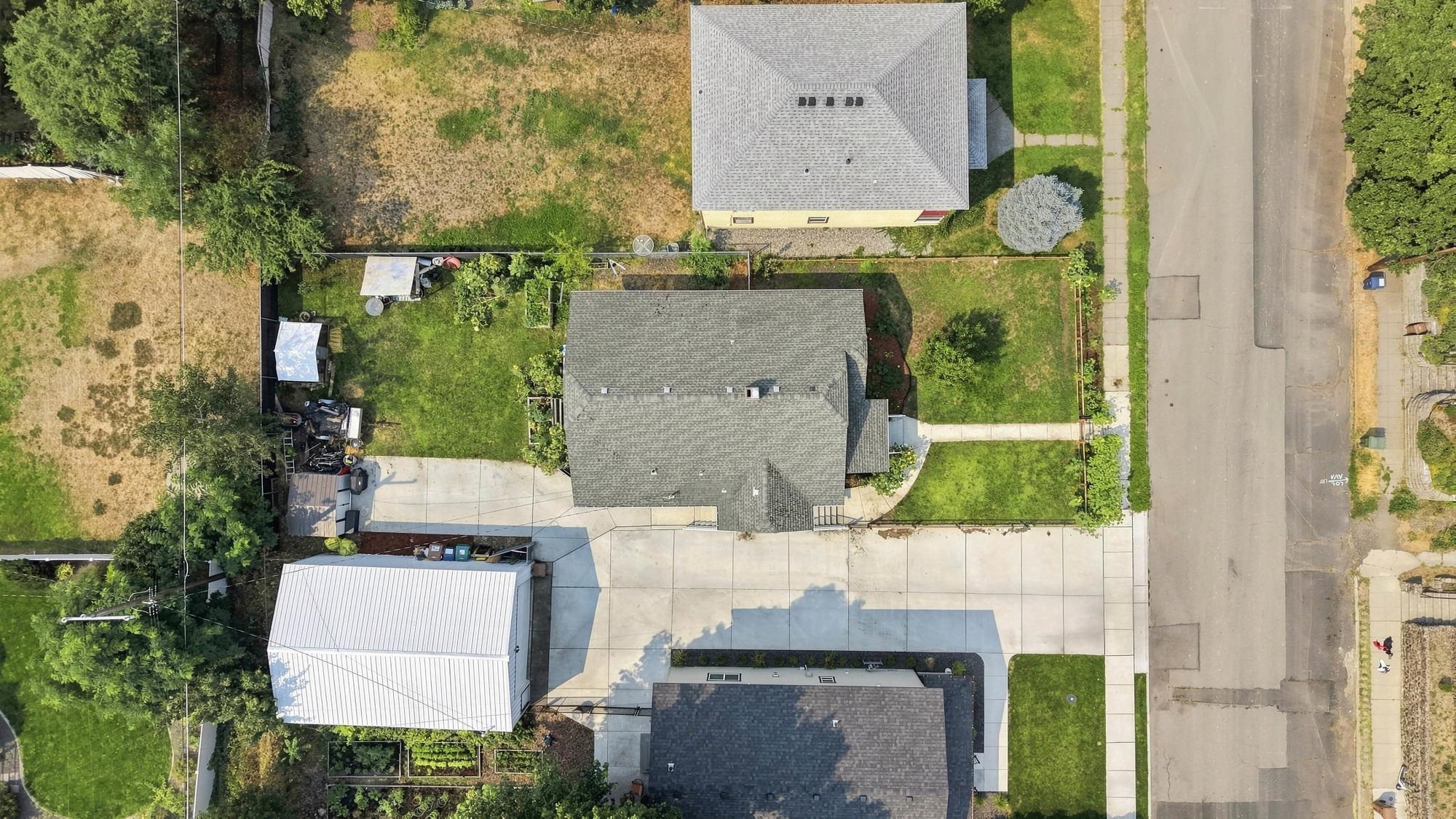 712 E 9th Ave - Photo 33