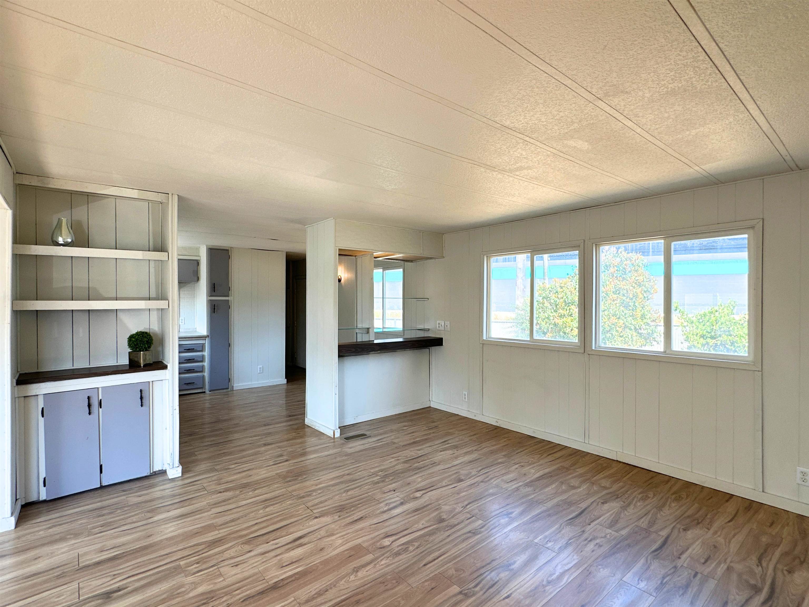 5820 E 4th Ave - Photo 2