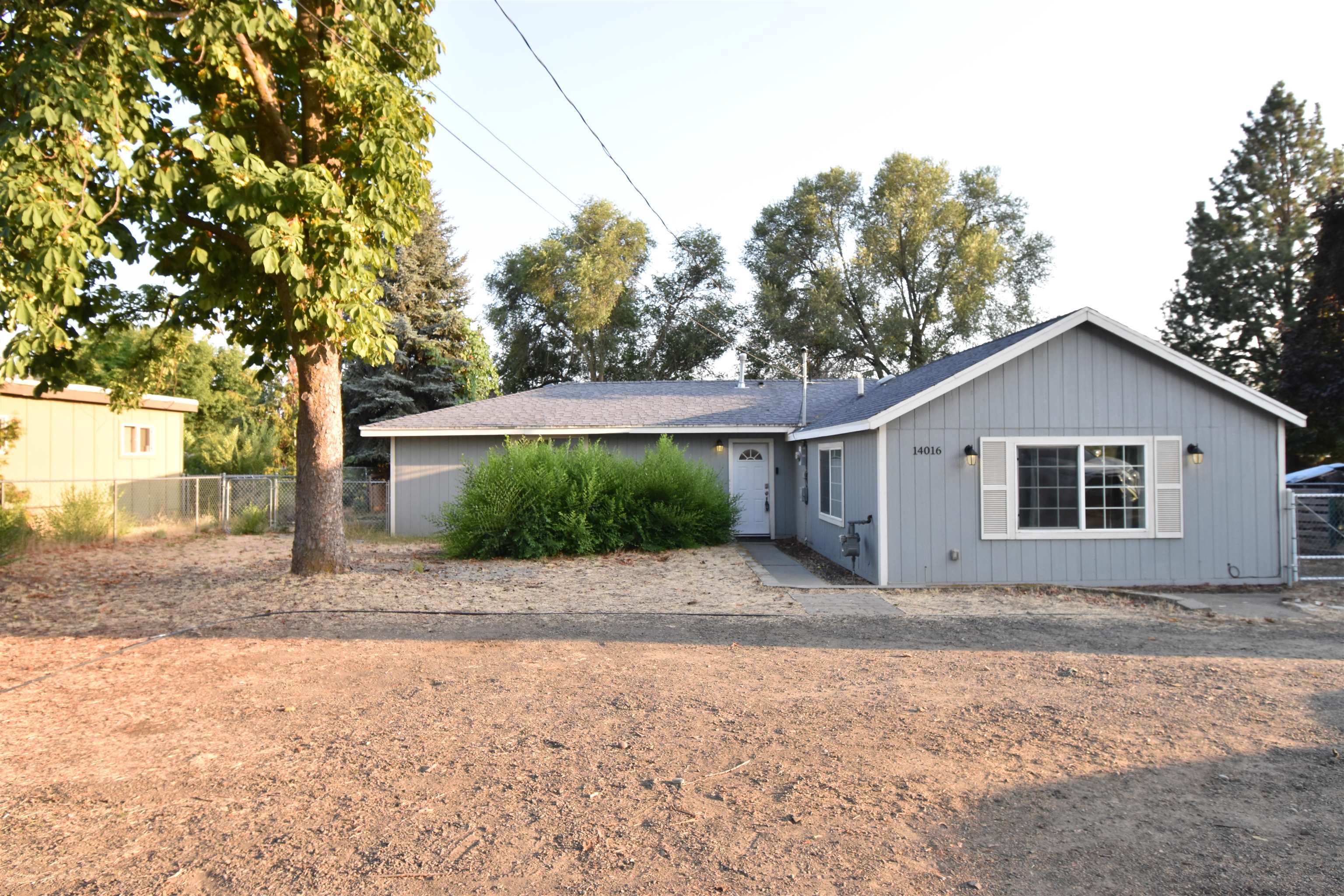 14016 E Broadway Ave - Photo 1