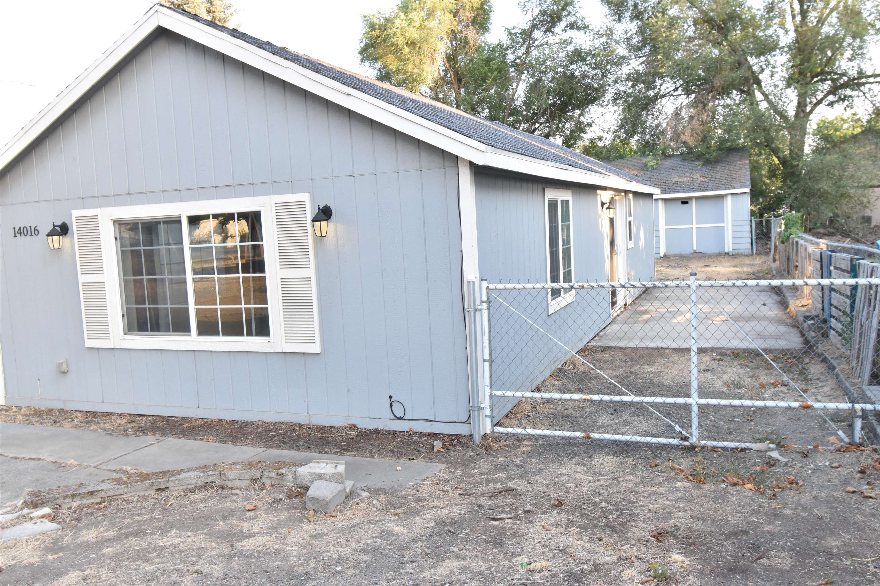 14016 E Broadway Ave - Photo 36