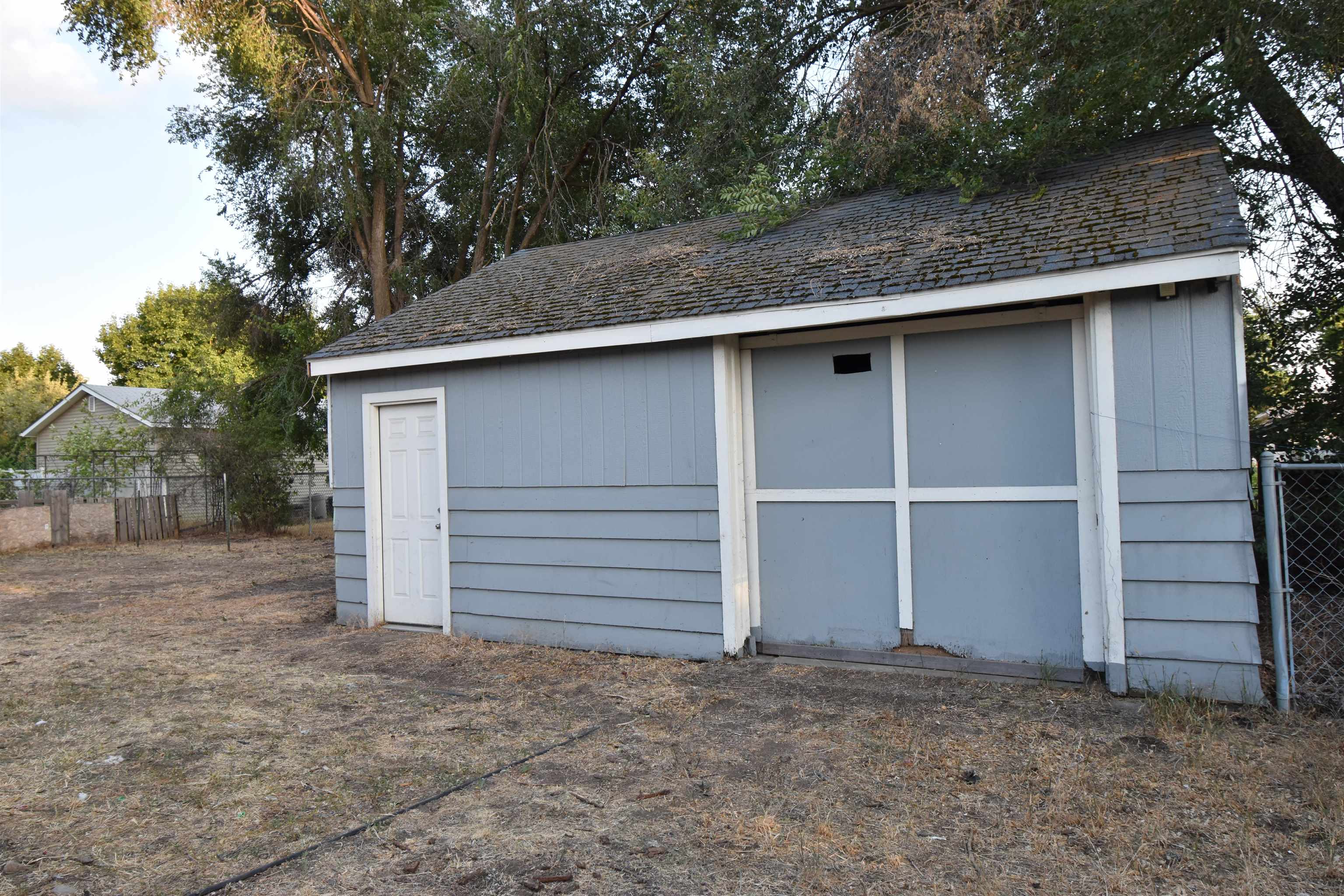 14016 E Broadway Ave - Photo 43