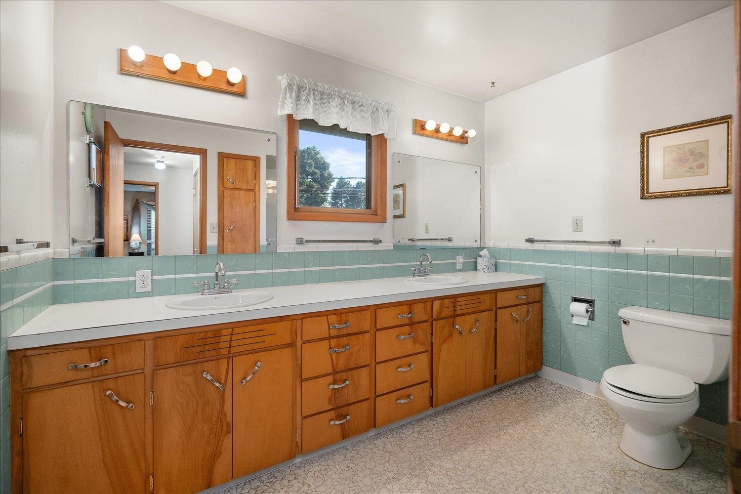 3423 W Elmhurst Ave - Photo 17