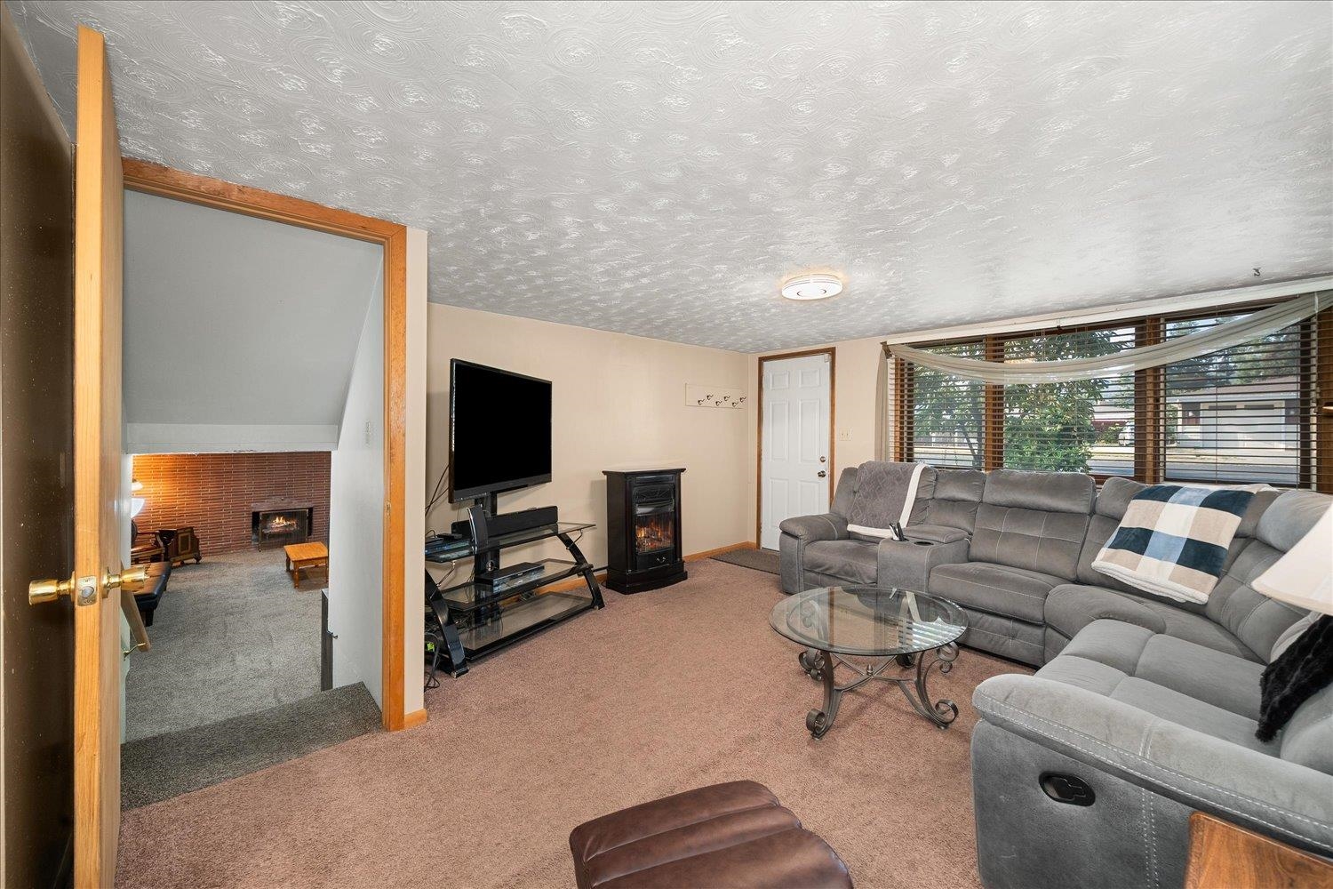3423 W Elmhurst Ave - Photo 19