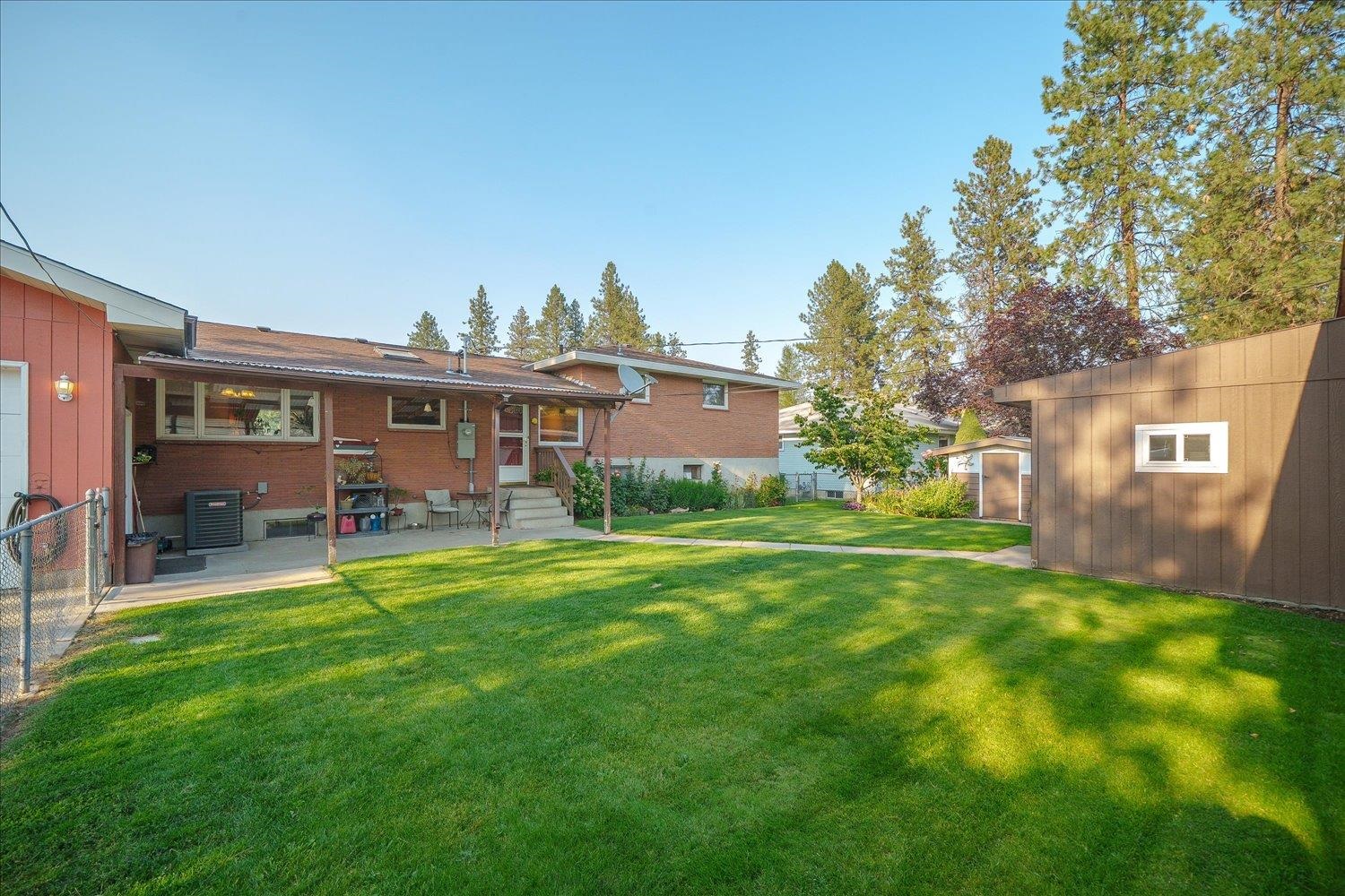 3423 W Elmhurst Ave - Photo 33