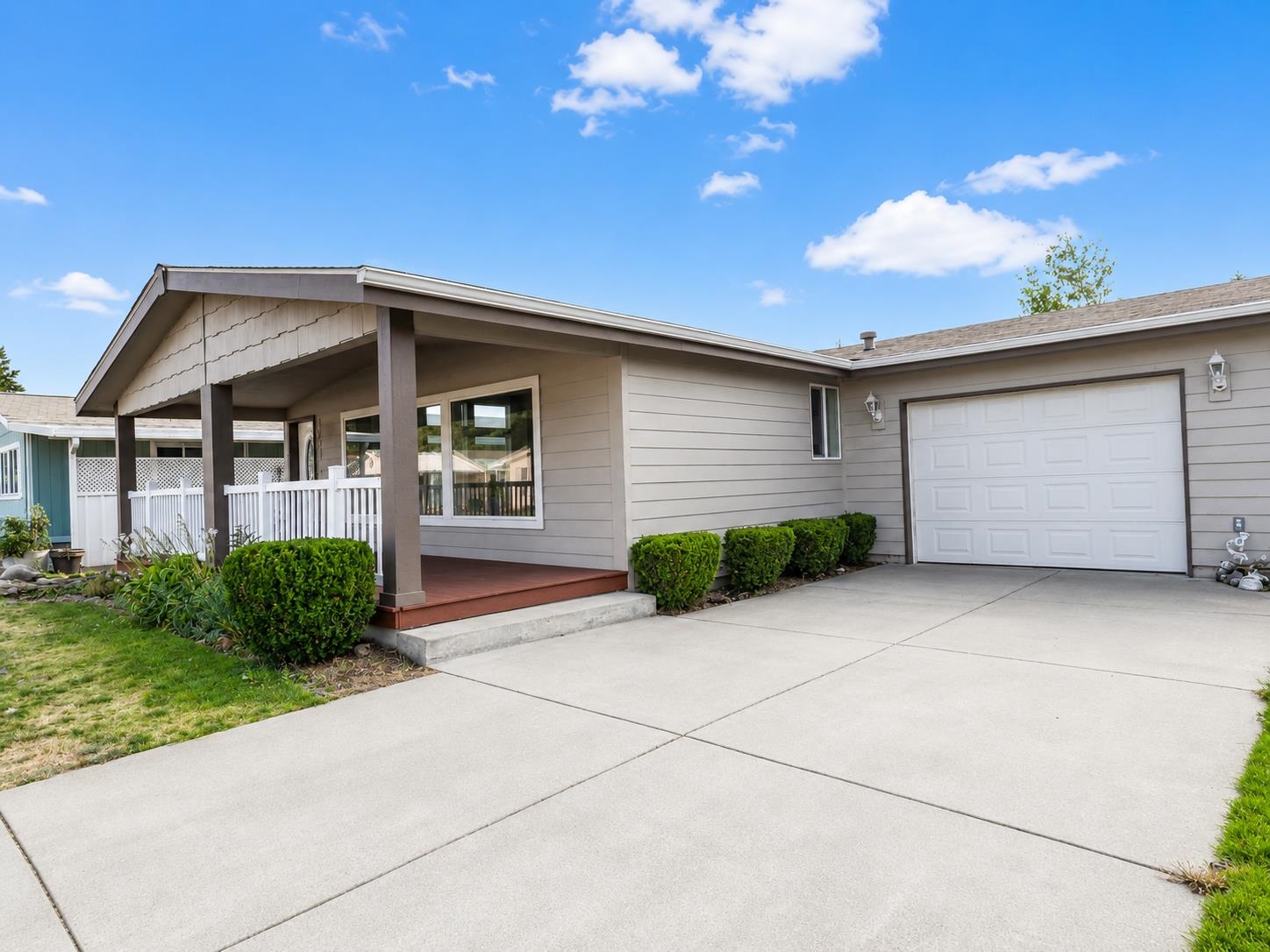 1617 N HODGES Ln - Photo 1