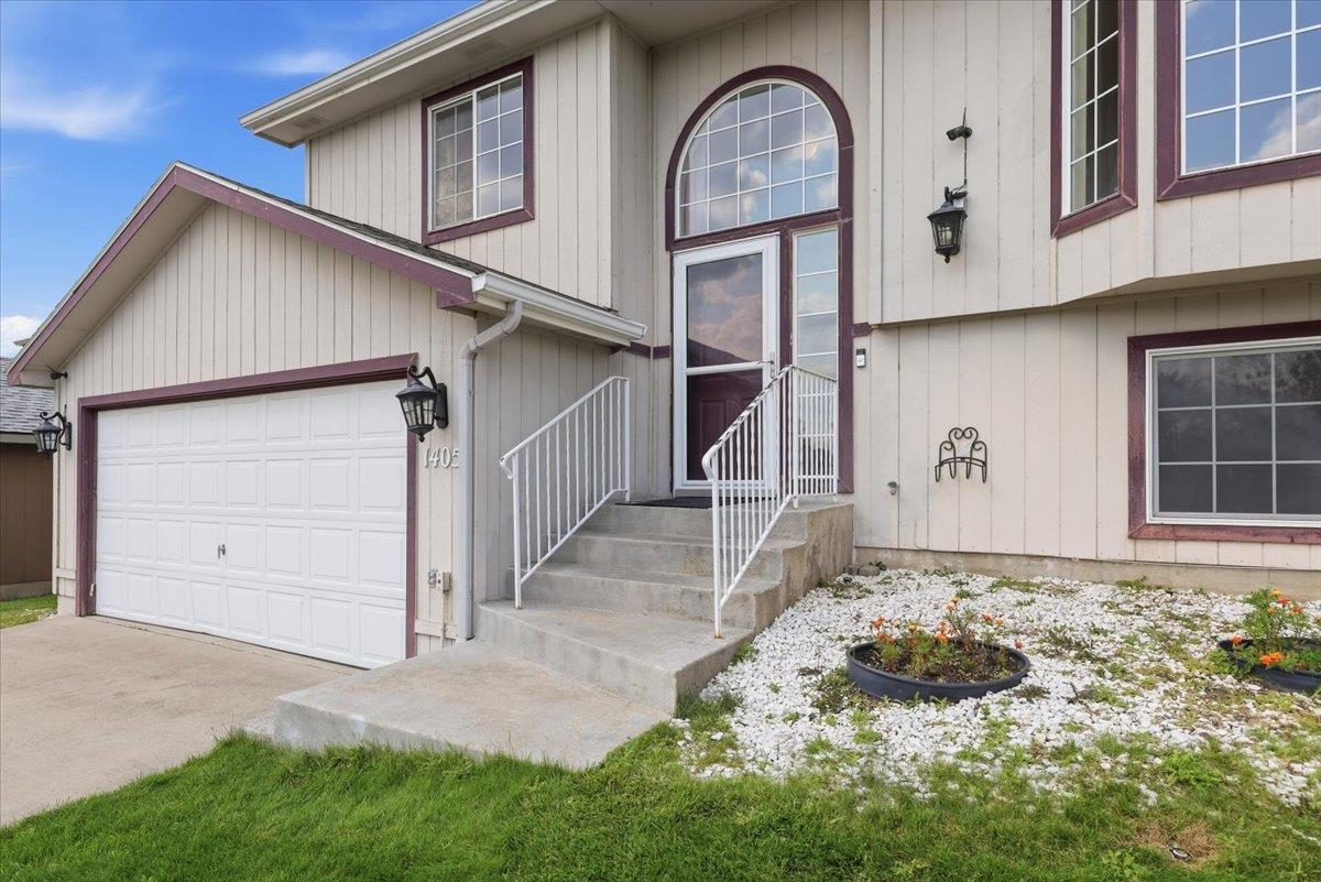 1405 E Sharpsburg Ave - Photo 2