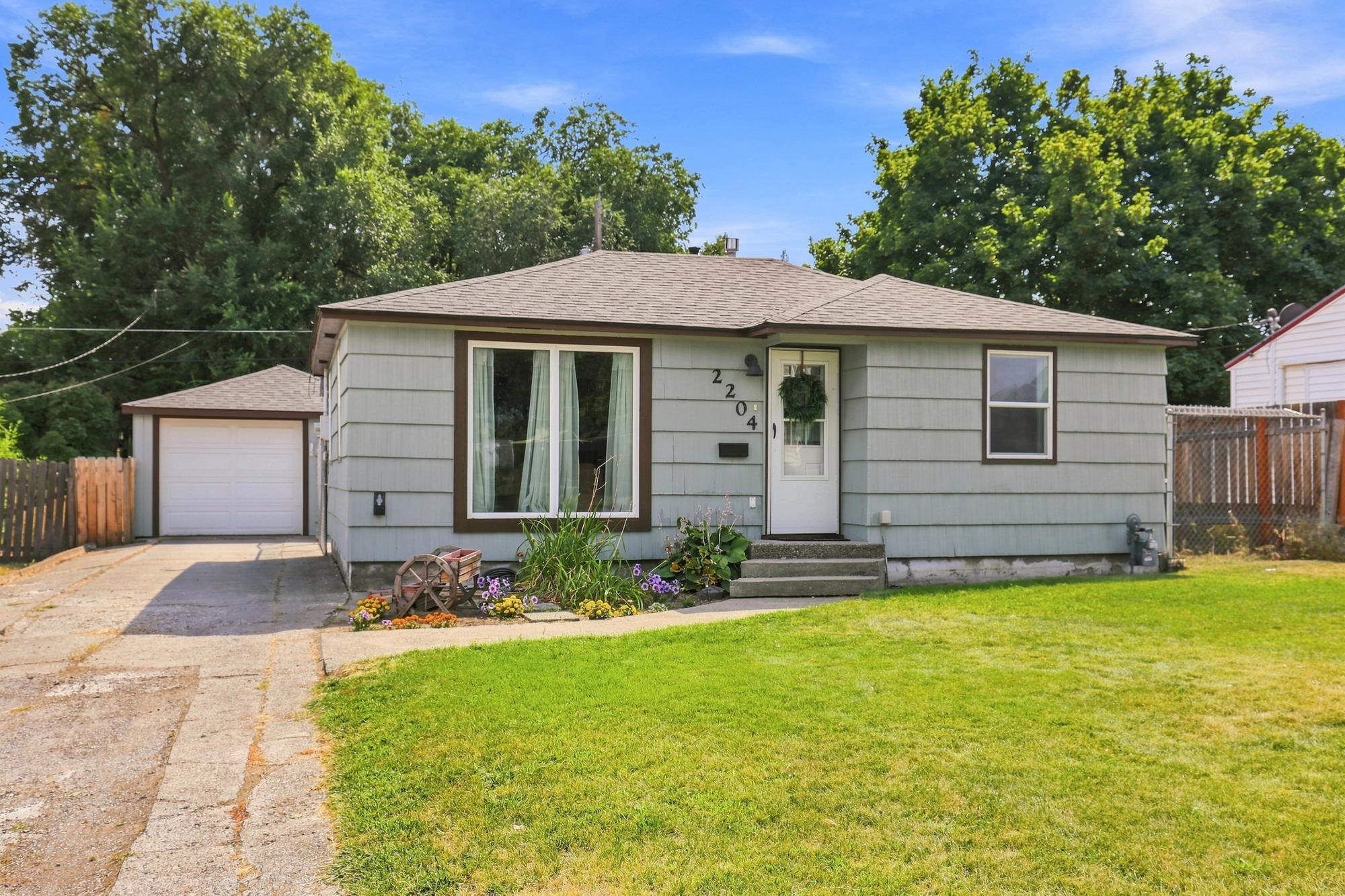2204 E Bismark Ave - Photo 3