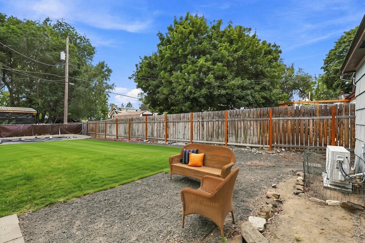 2204 E Bismark Ave - Photo 13