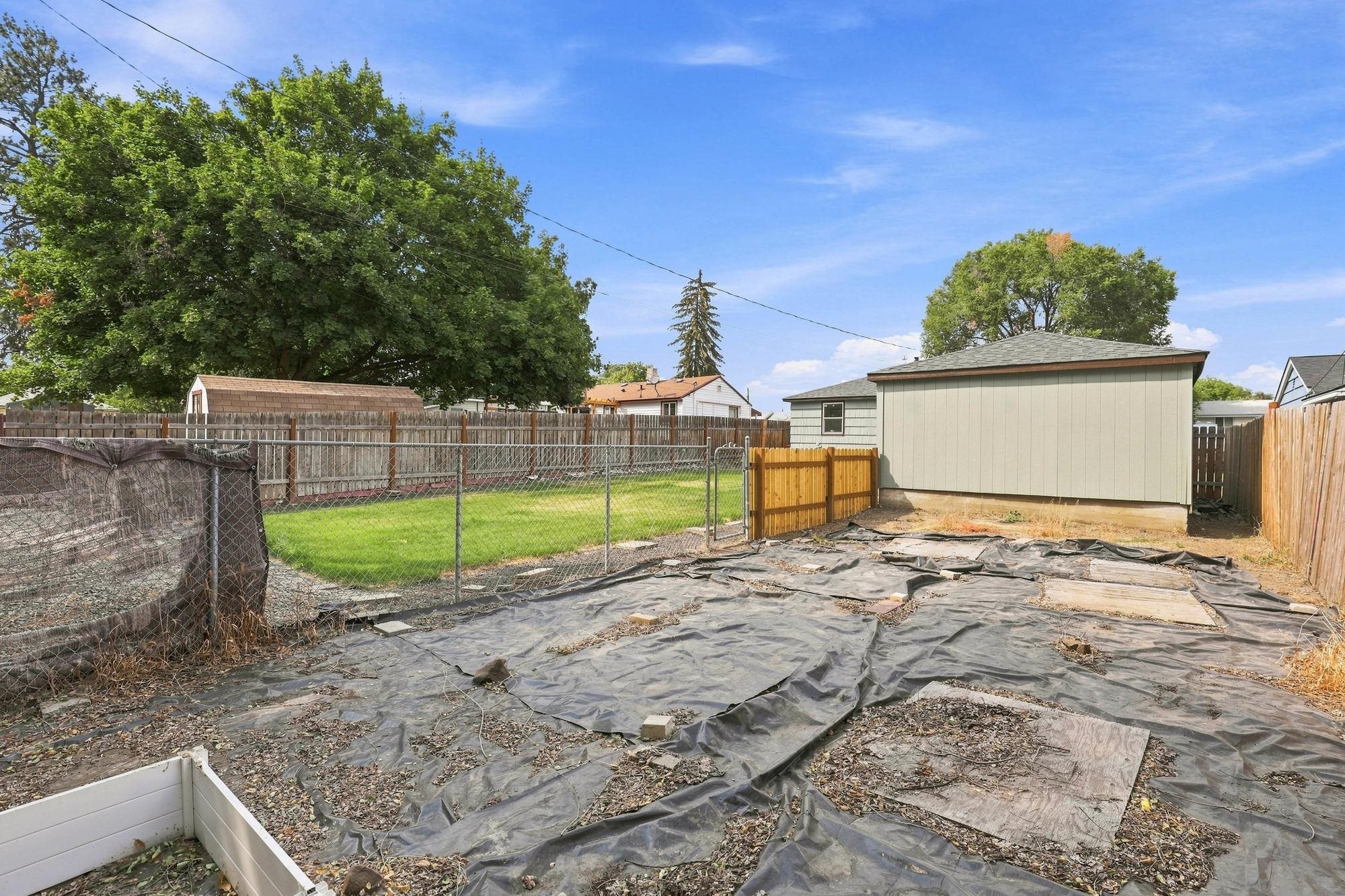 2204 E Bismark Ave - Photo 17