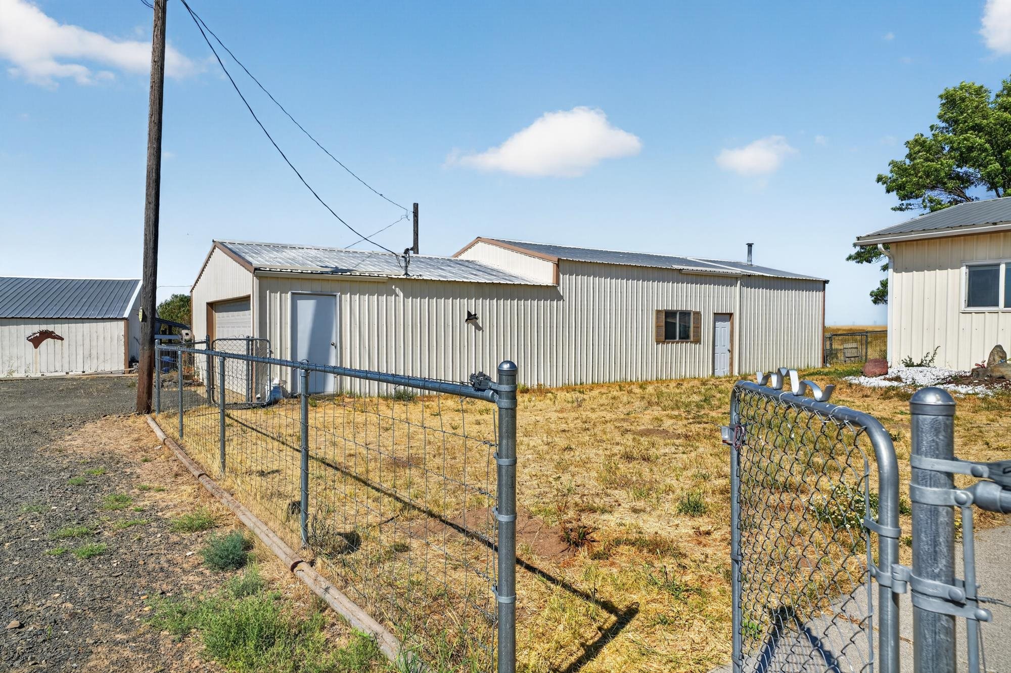 24210 N Leffel Rd - Photo 32