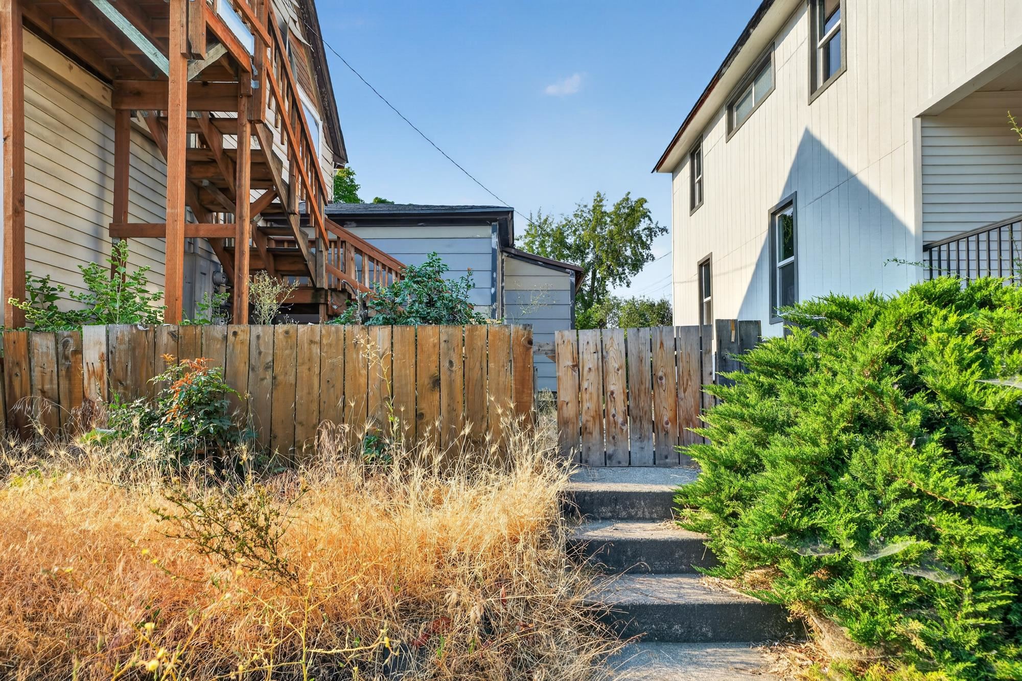 1427 N Lincoln St - Photo 4