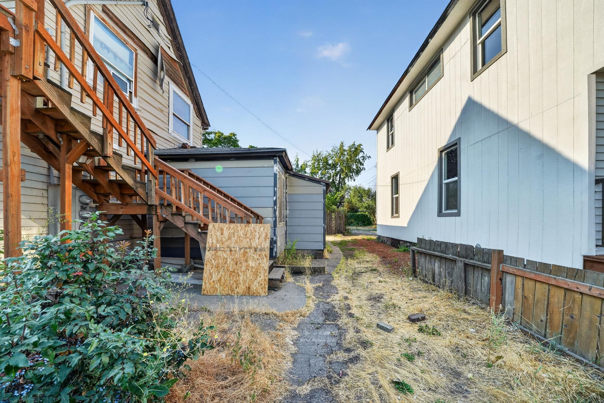 1427 N Lincoln St - Photo 5