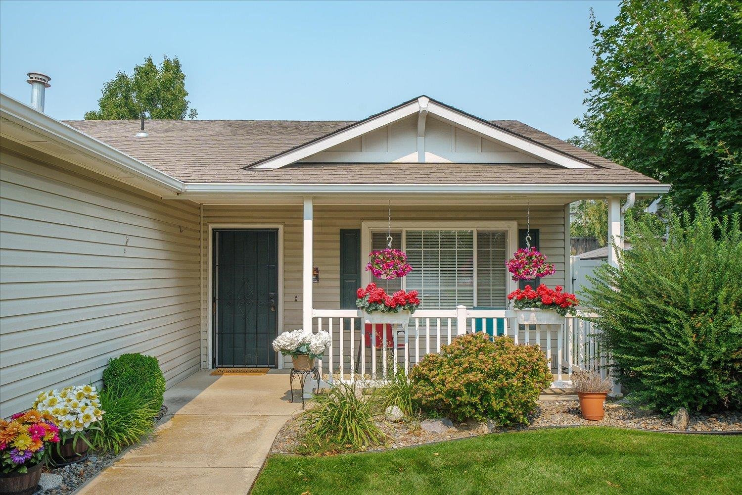 1415 E Devoe Ln - Photo 1
