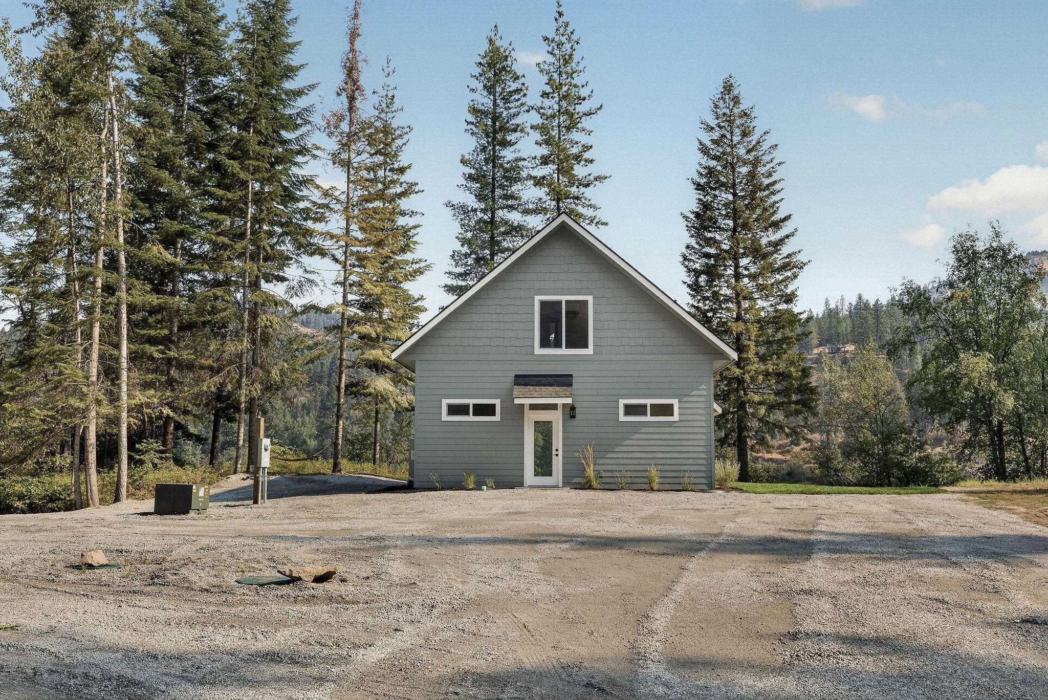 1320 Stanley Dr - Photo 4