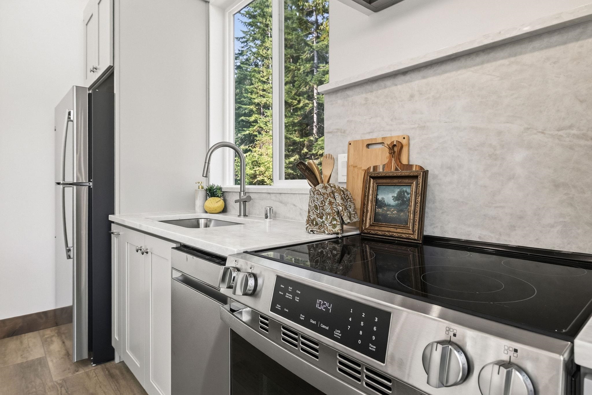 1320 Stanley Dr - Photo 27