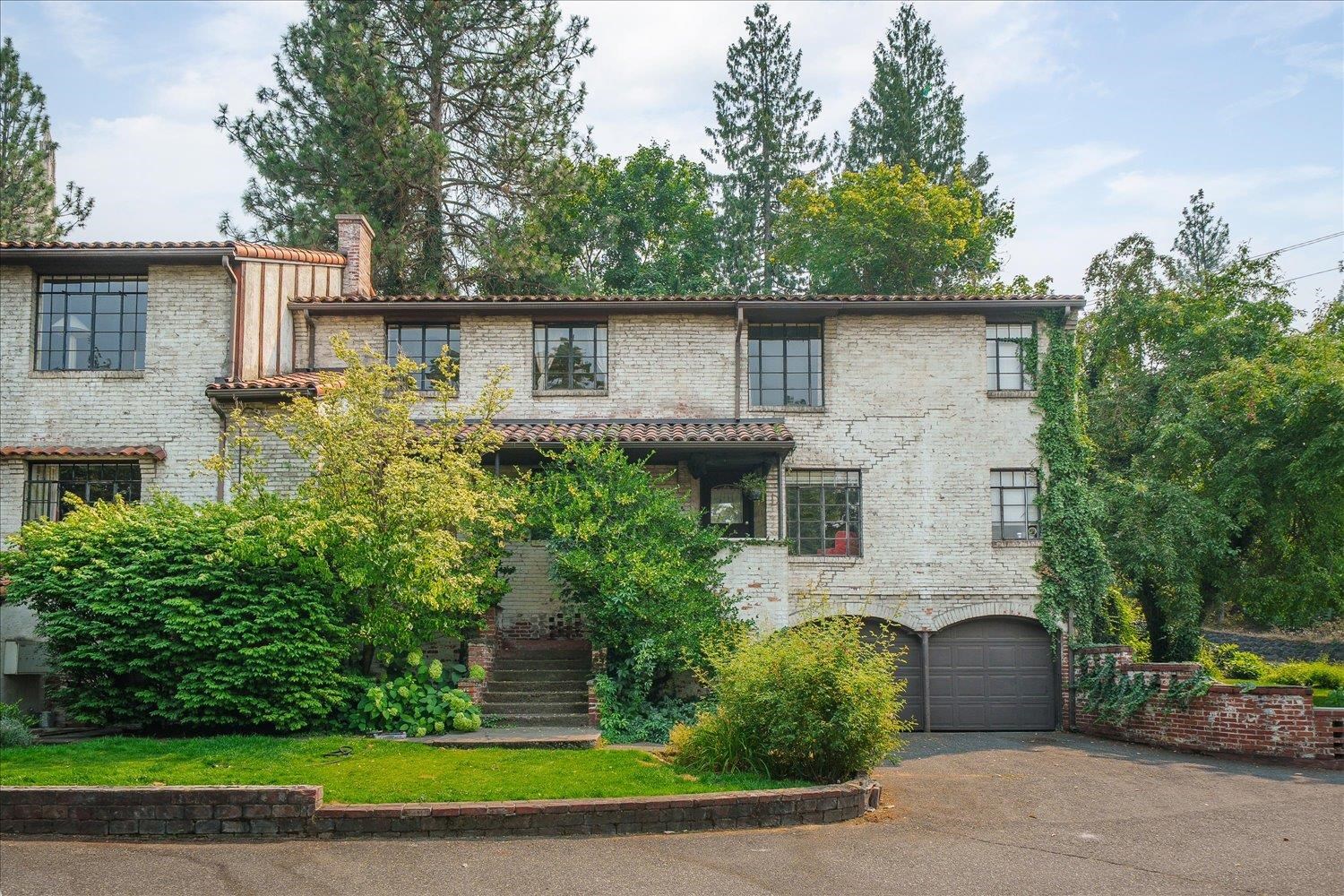 1107 S Grand Blvd - Photo 2