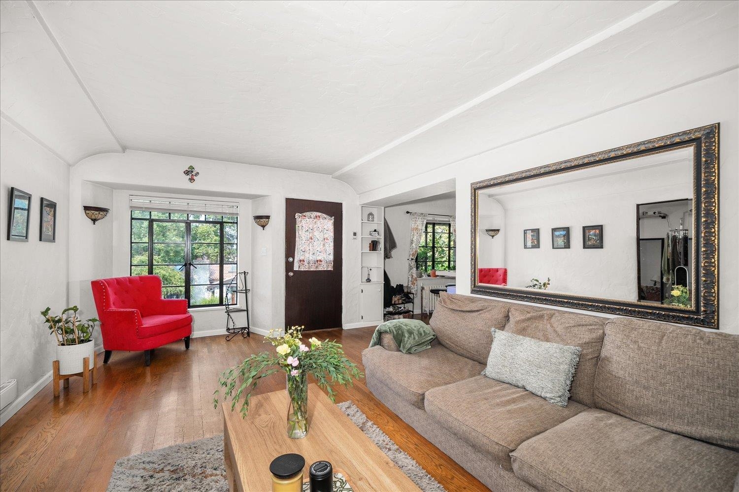 1107 S Grand Blvd - Photo 4